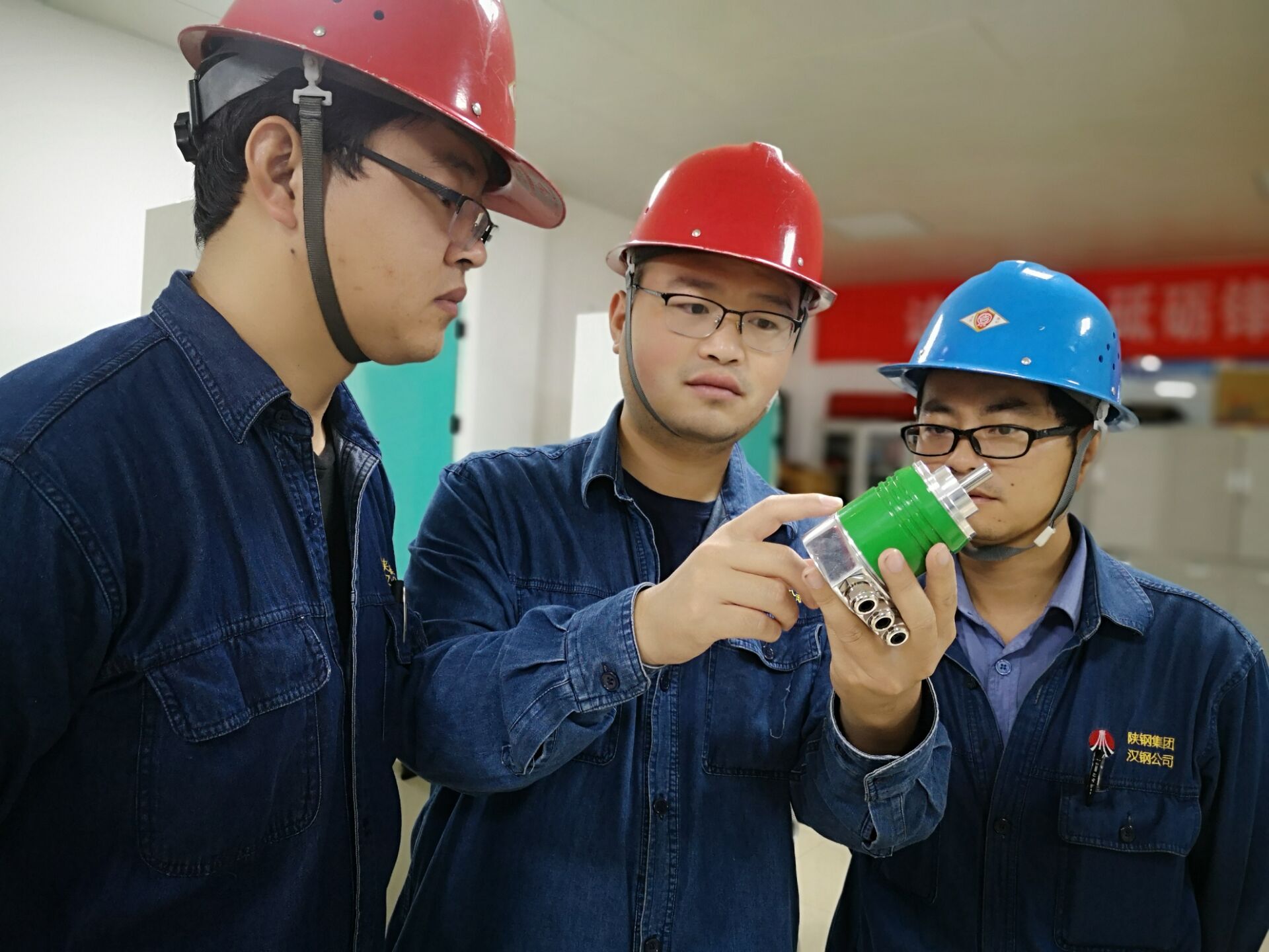 平凡崗位鑄“匠心” ——記陜鋼集團(tuán)“首屆工匠”彭雅璐