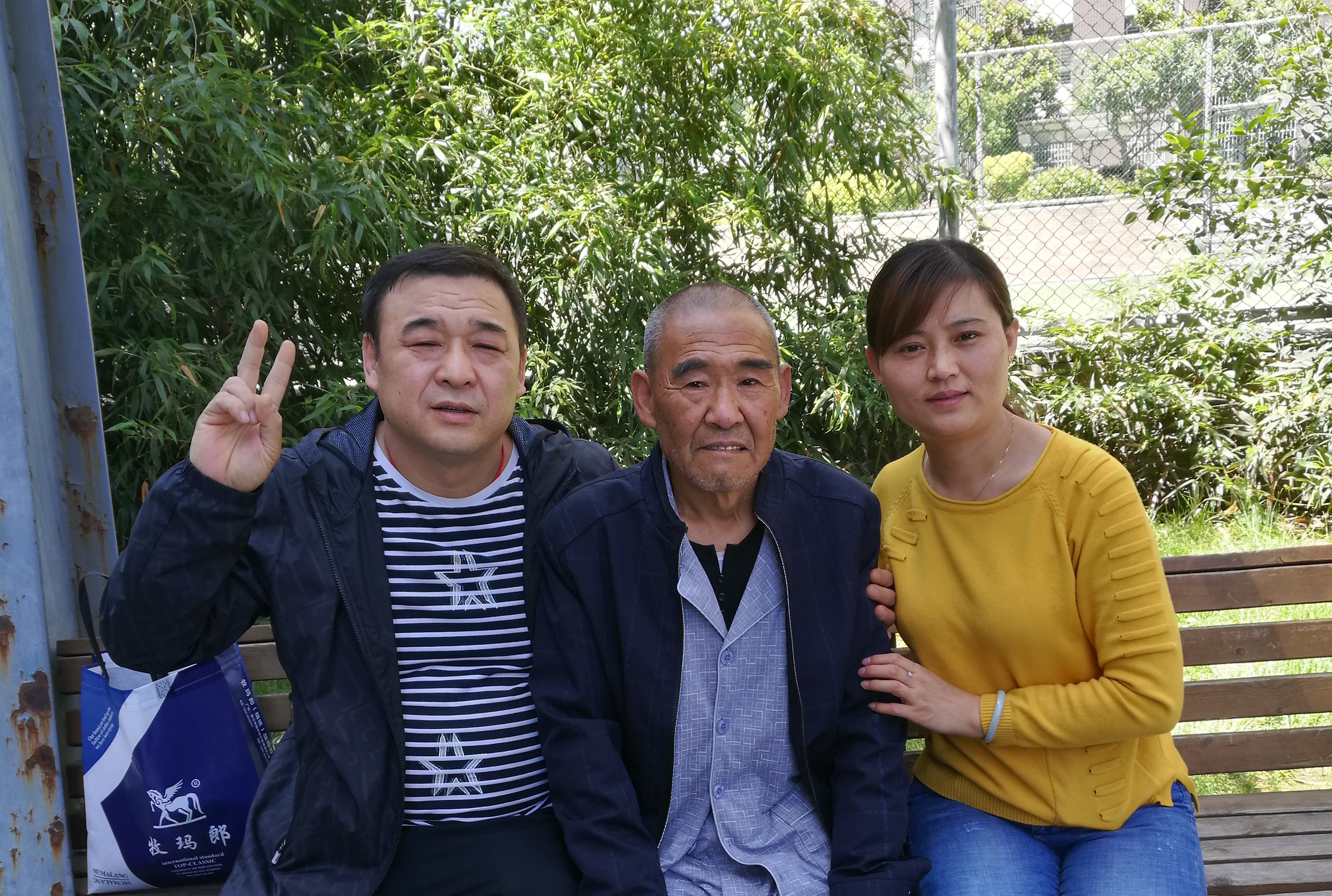 他們用責(zé)任與擔(dān)當(dāng)詮釋“最美”的力量！煉鐵廠石清家庭榮獲“最美職工家庭”榮譽(yù)稱號(hào)。