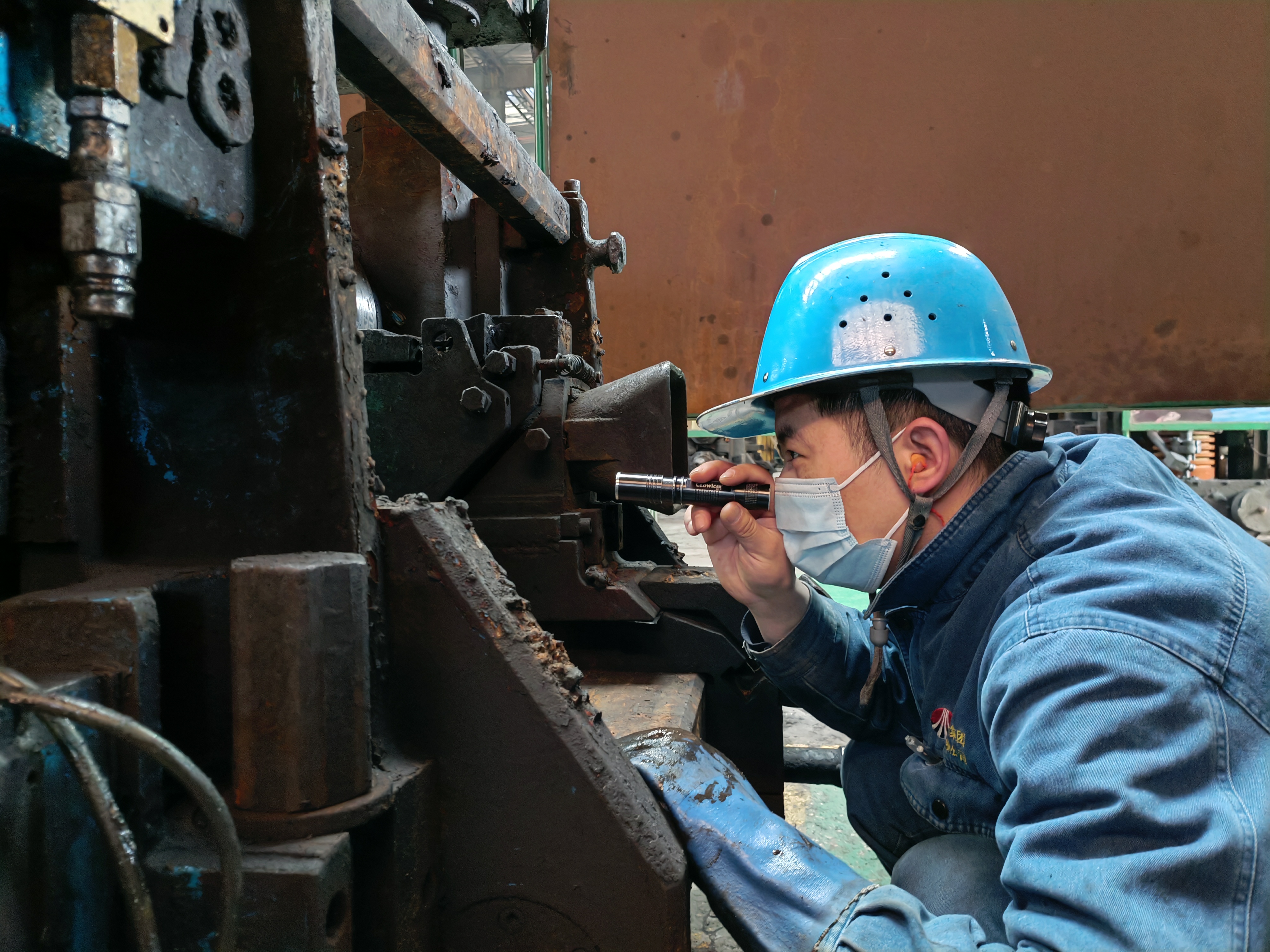 新年的崗位  不一樣的“敬業(yè)?！? title=