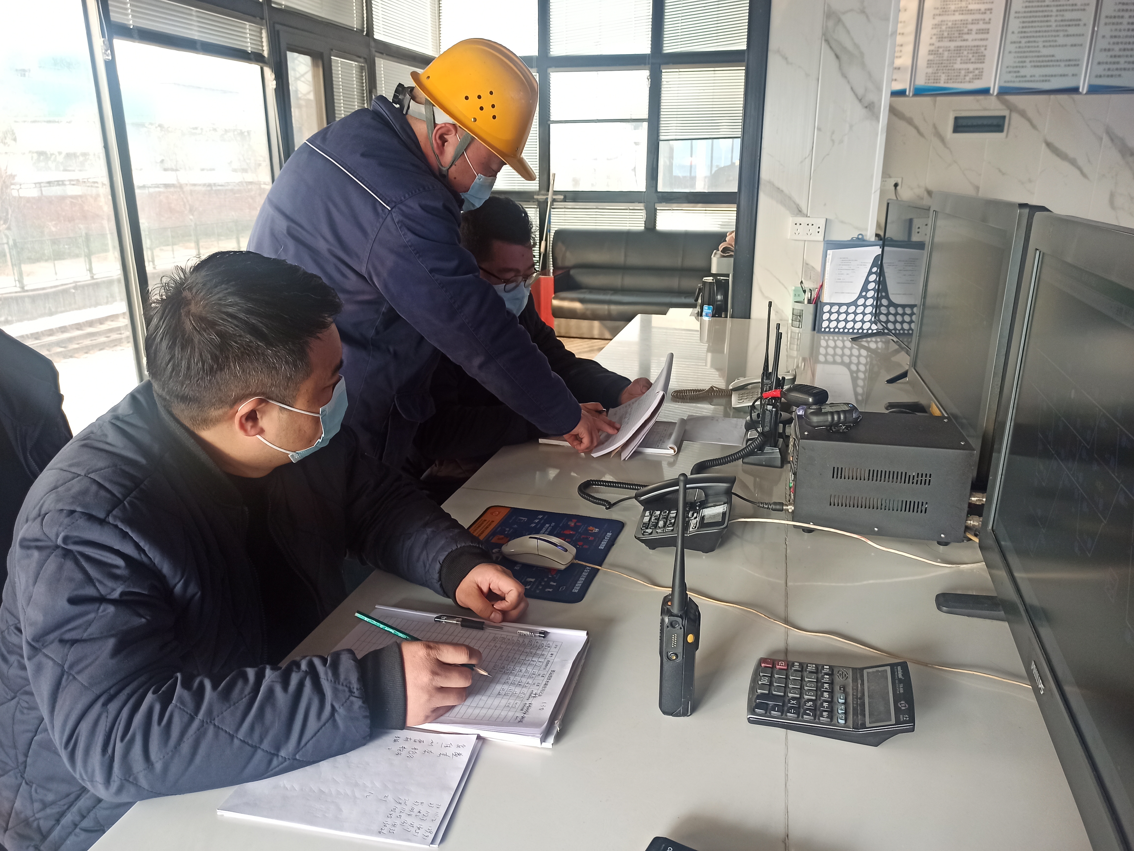 黃帽子的“軸勁兒”