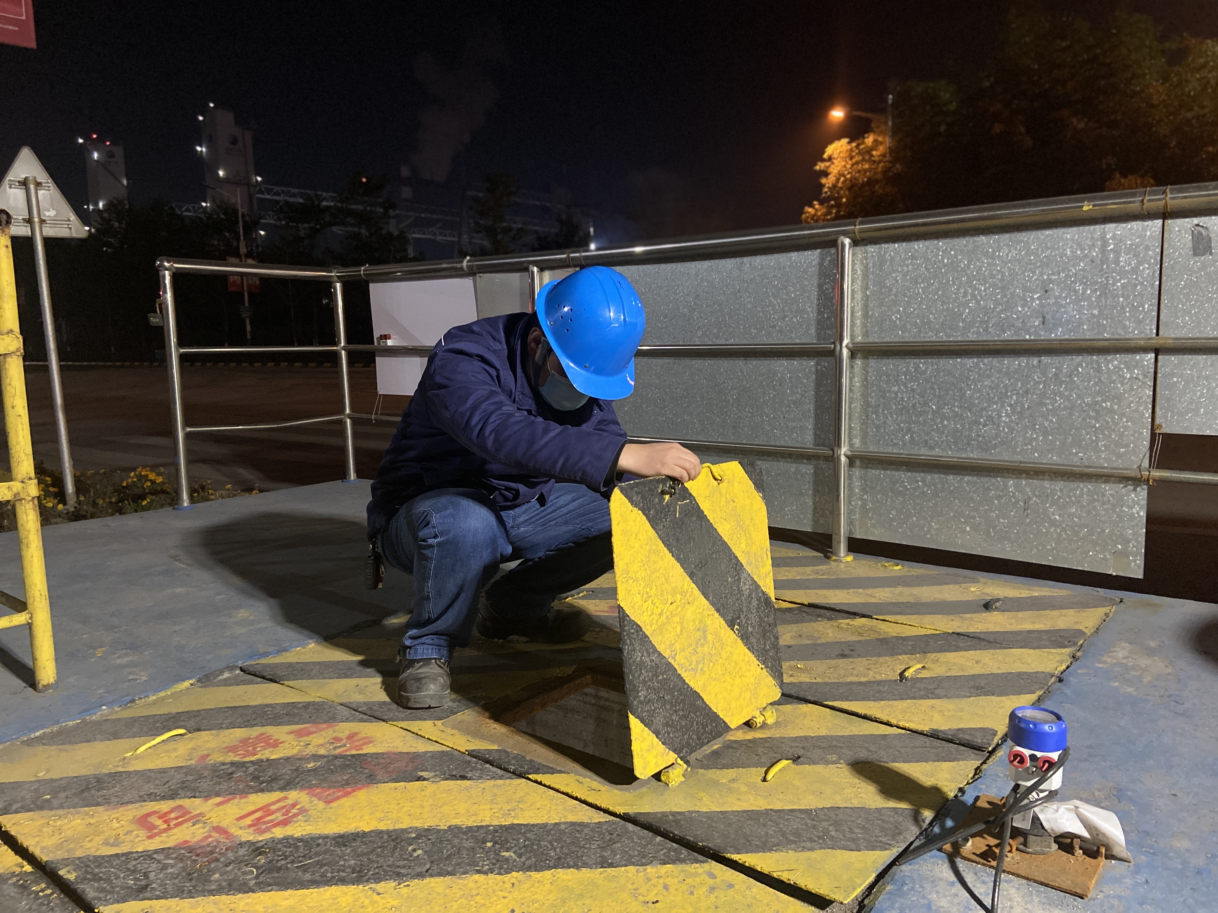 嘿，夜歸人，這里有光......