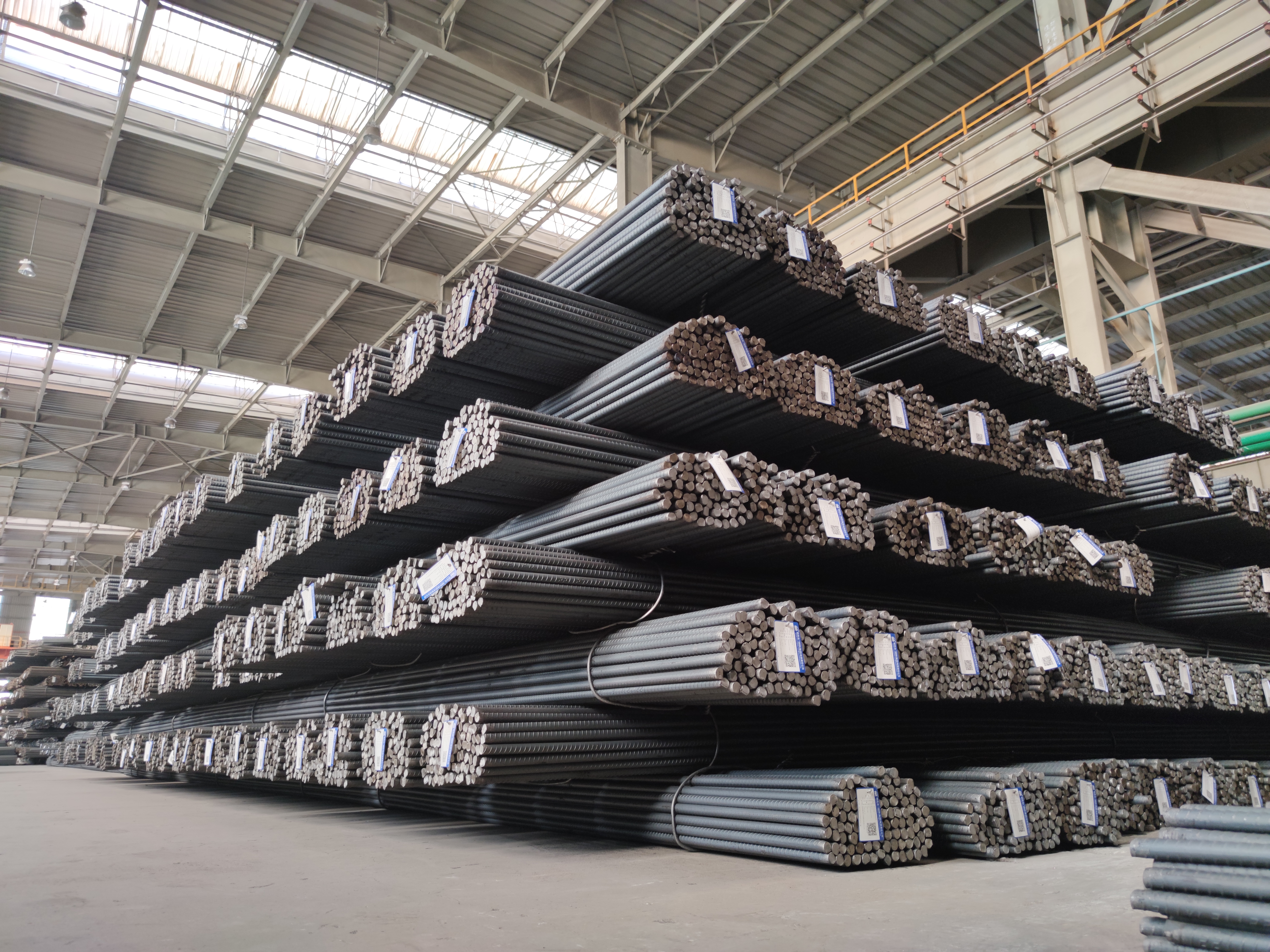 圍繞中心 服務(wù)大局  以“紅色引擎”助推軋鋼高質(zhì)量發(fā)展