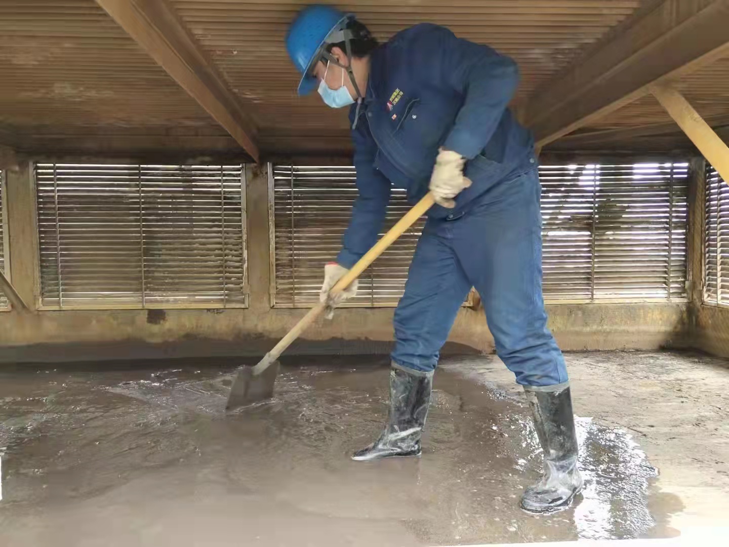 深冬時(shí)節(jié)，他們用最狠的方式做最溫暖的事