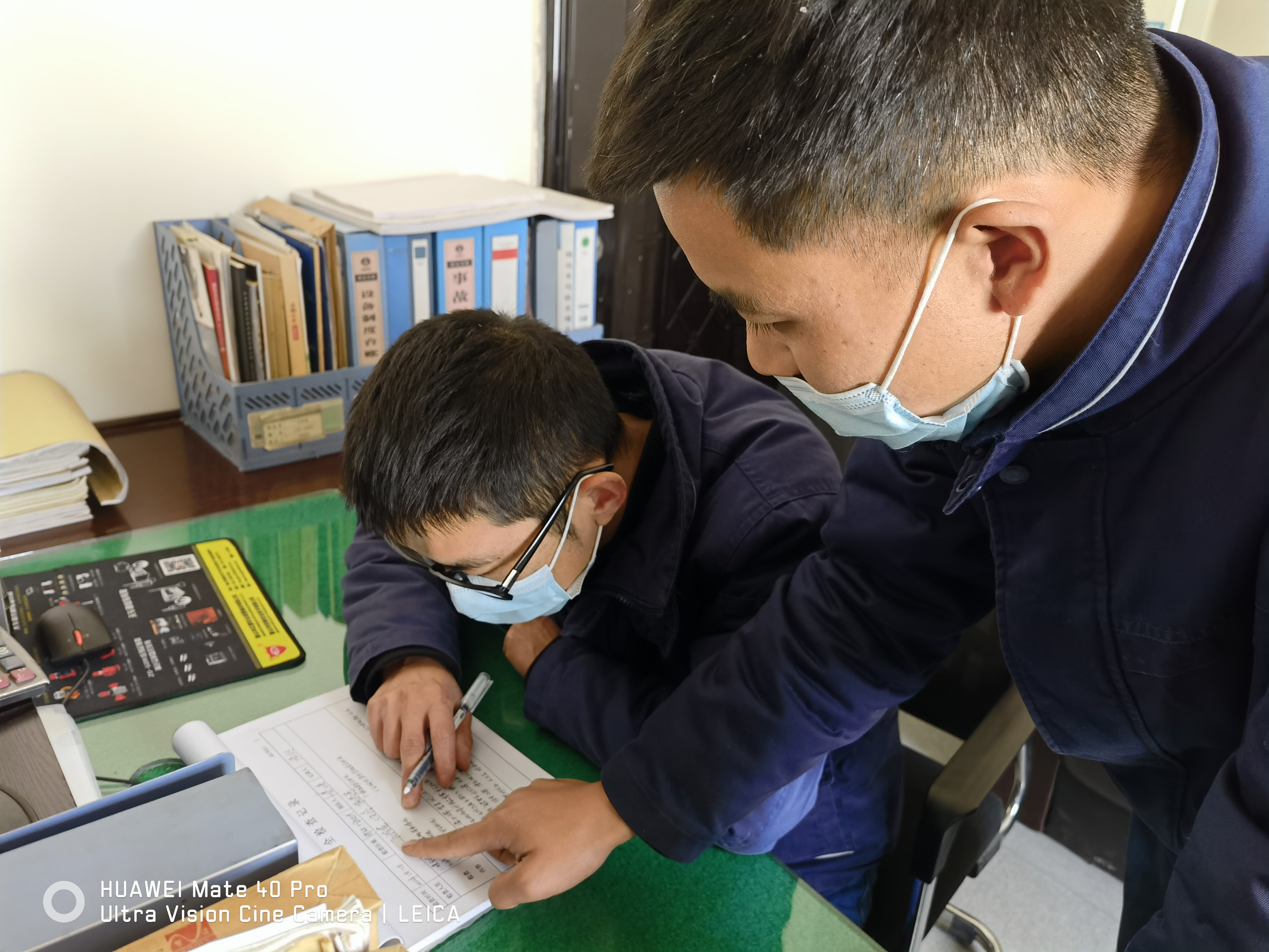 看這些鋼城的“師徒”故事，走心了……