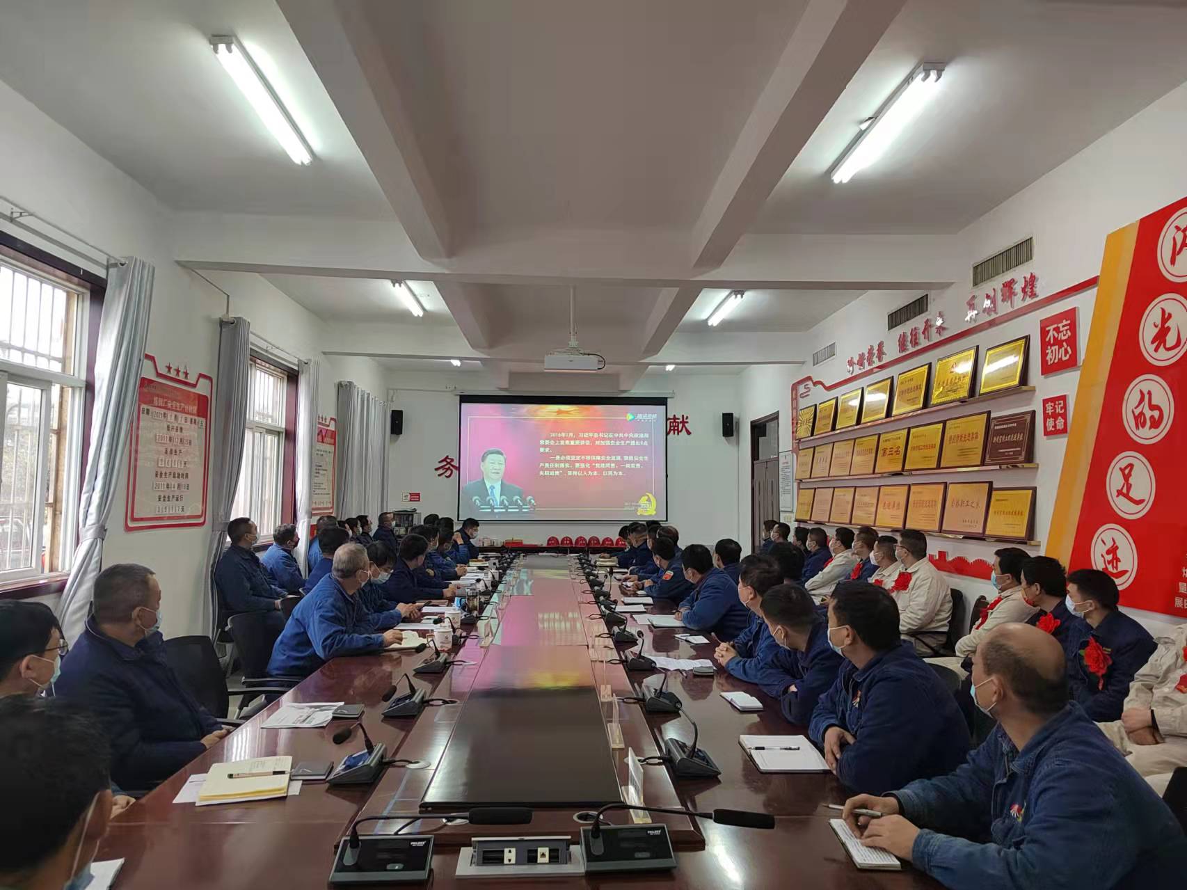 黨旗領(lǐng)航聚合力，安全環(huán)保不打烊