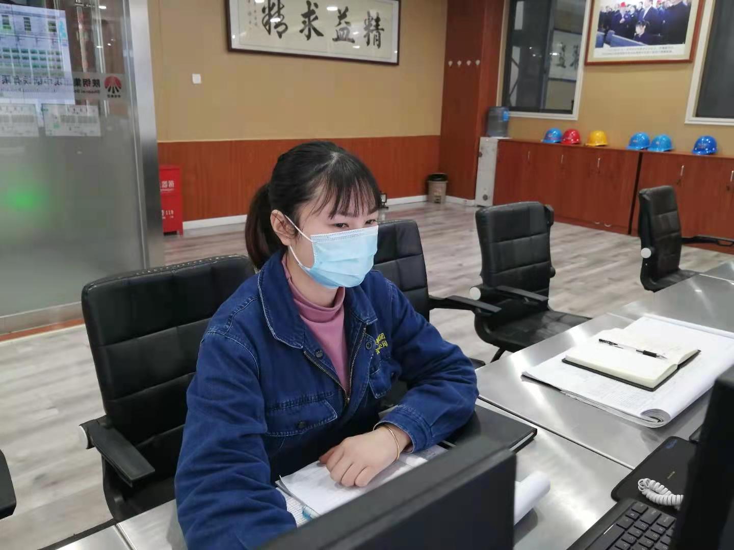 百舸爭(zhēng)流千帆競(jìng)，巾幗花開別樣紅