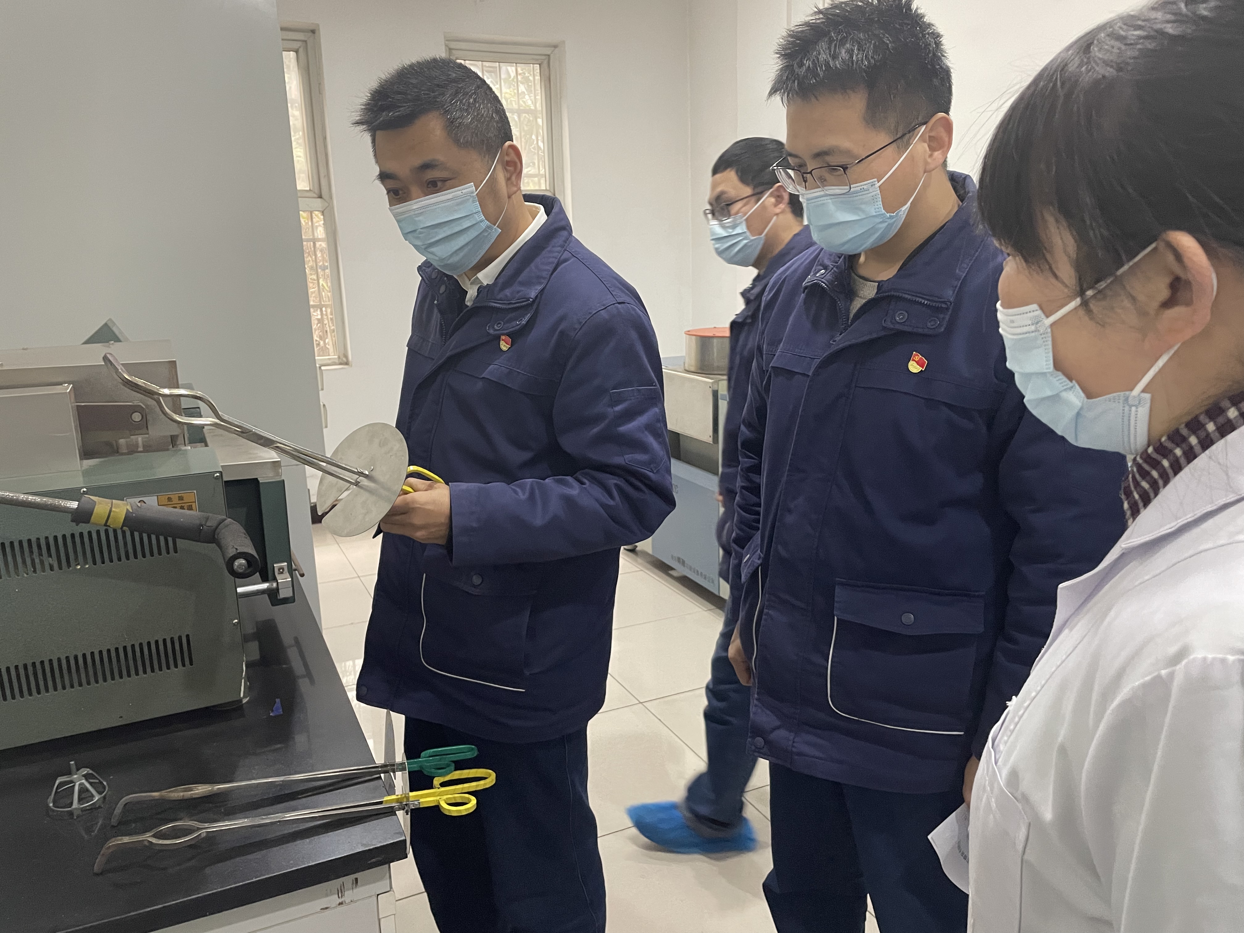 夯實(shí)安全基礎(chǔ) 確保節(jié)日安寧 ——計(jì)量檢驗(yàn)中心開展春節(jié)前安全環(huán)保檢查