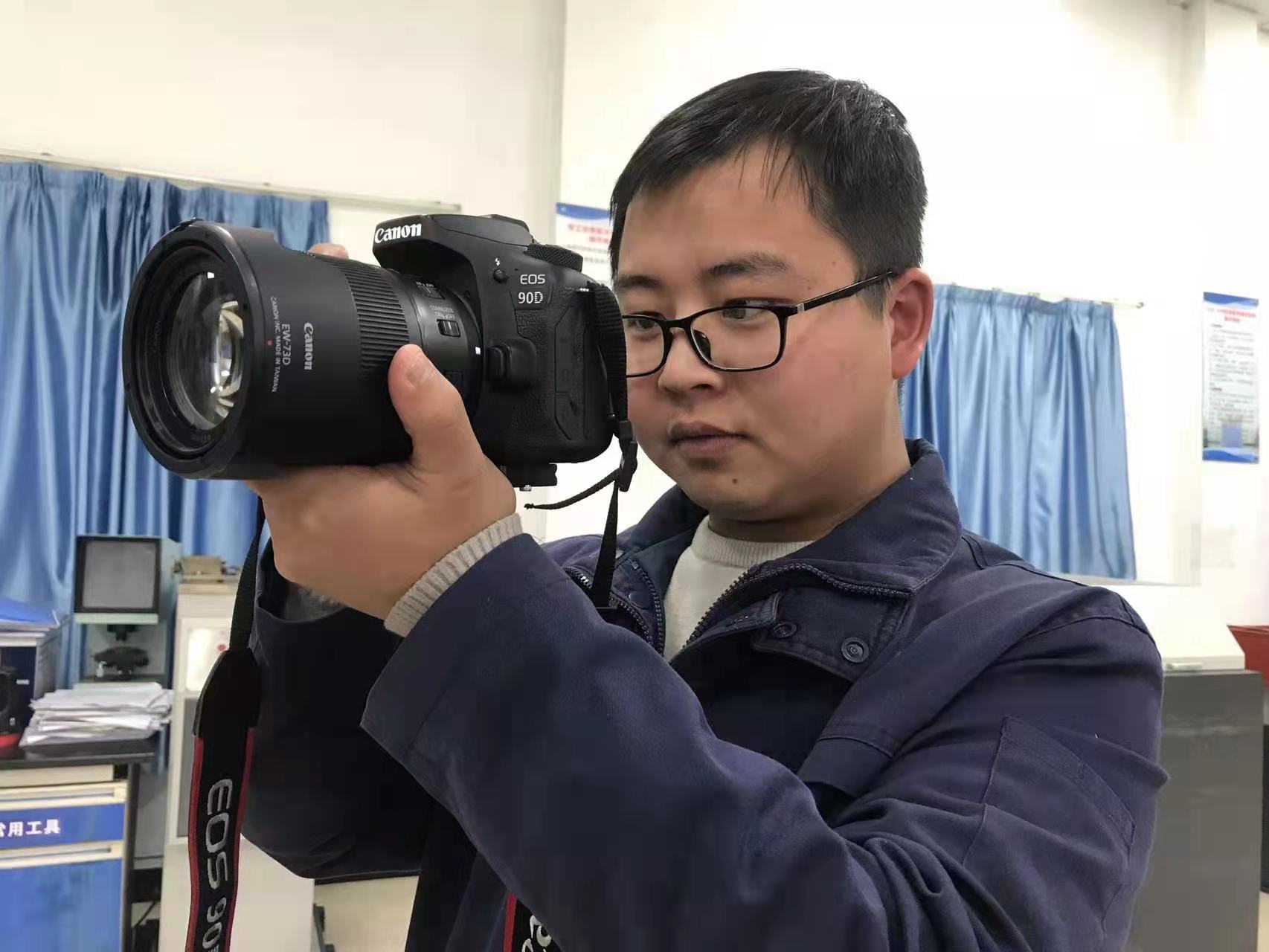 一樣的節(jié)日 不變的堅(jiān)守