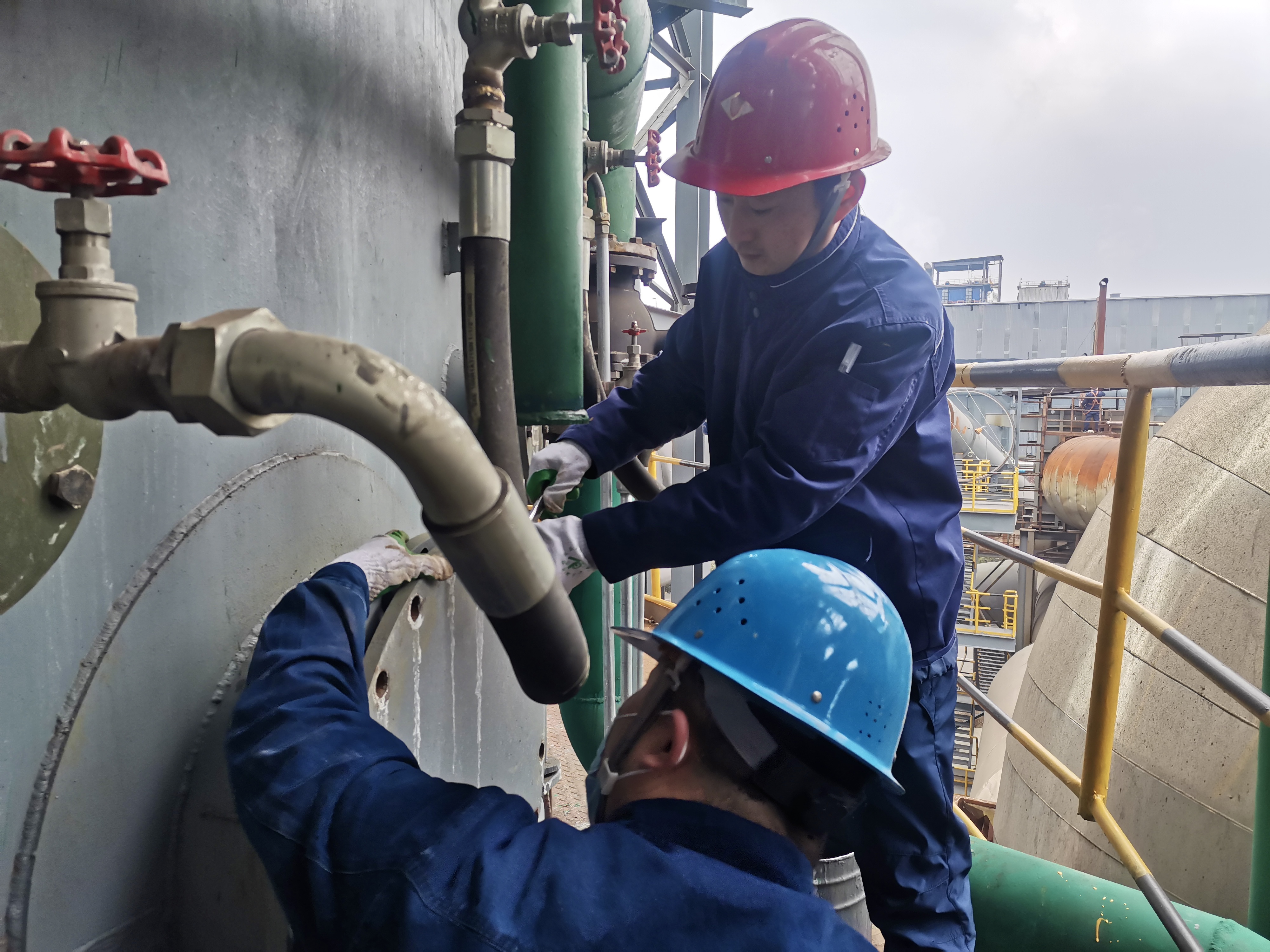 熱氣騰騰！生產(chǎn)一線傳出這些畫面……