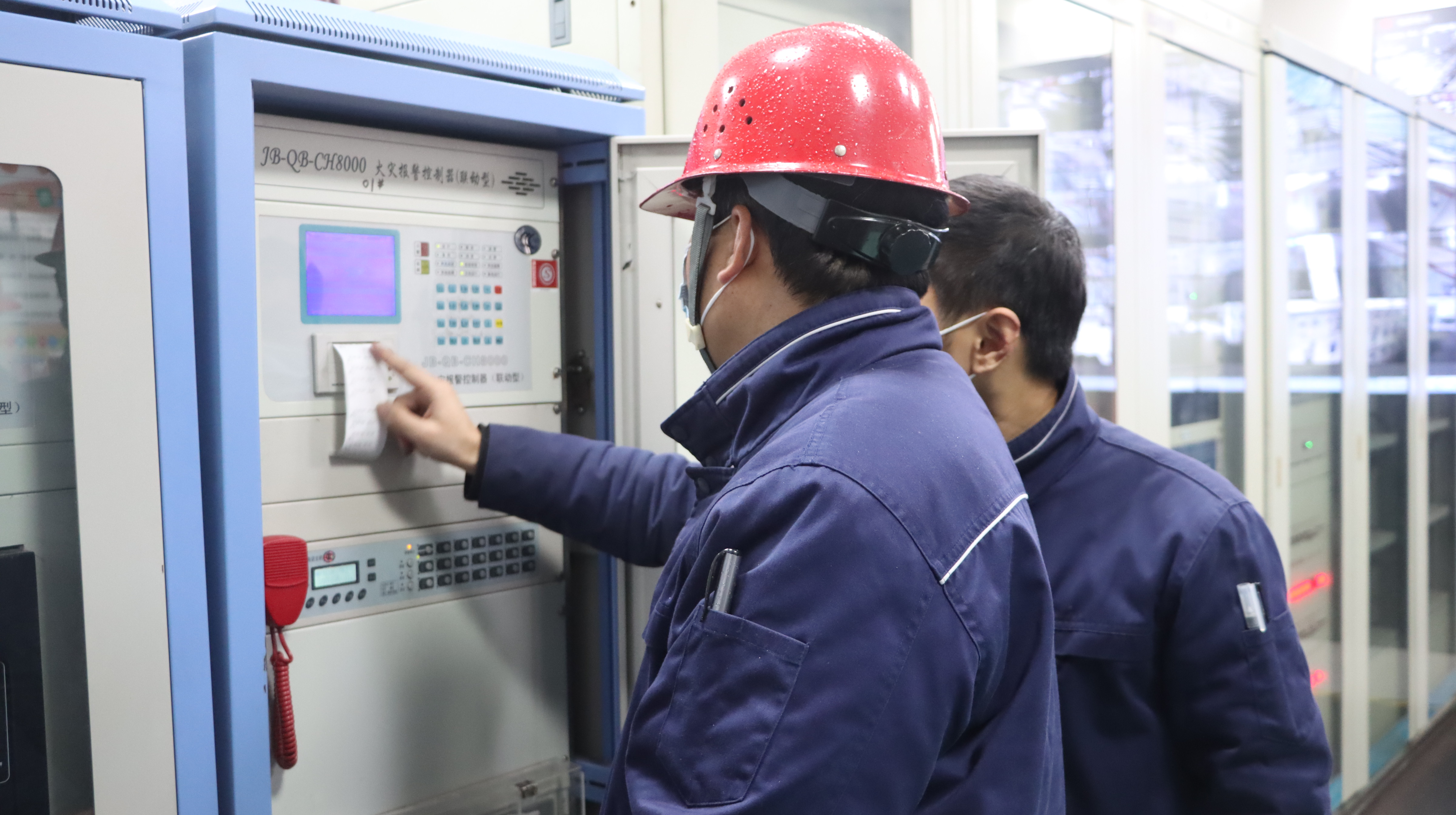 攥指成拳，寫好“雙碳”綠色答卷