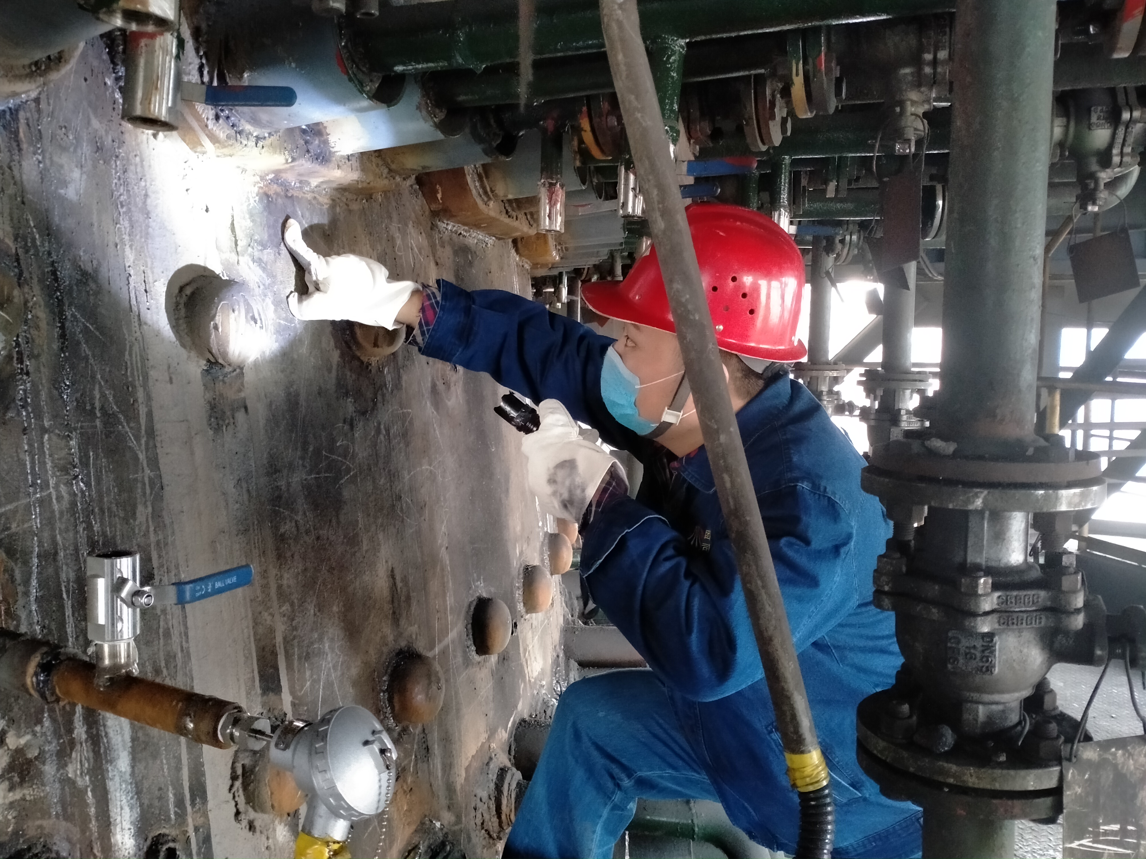 鐵肩擔(dān)使命，爐火映初心 -----記漢鋼公司煉鐵廠首席爐長(zhǎng)張小帥