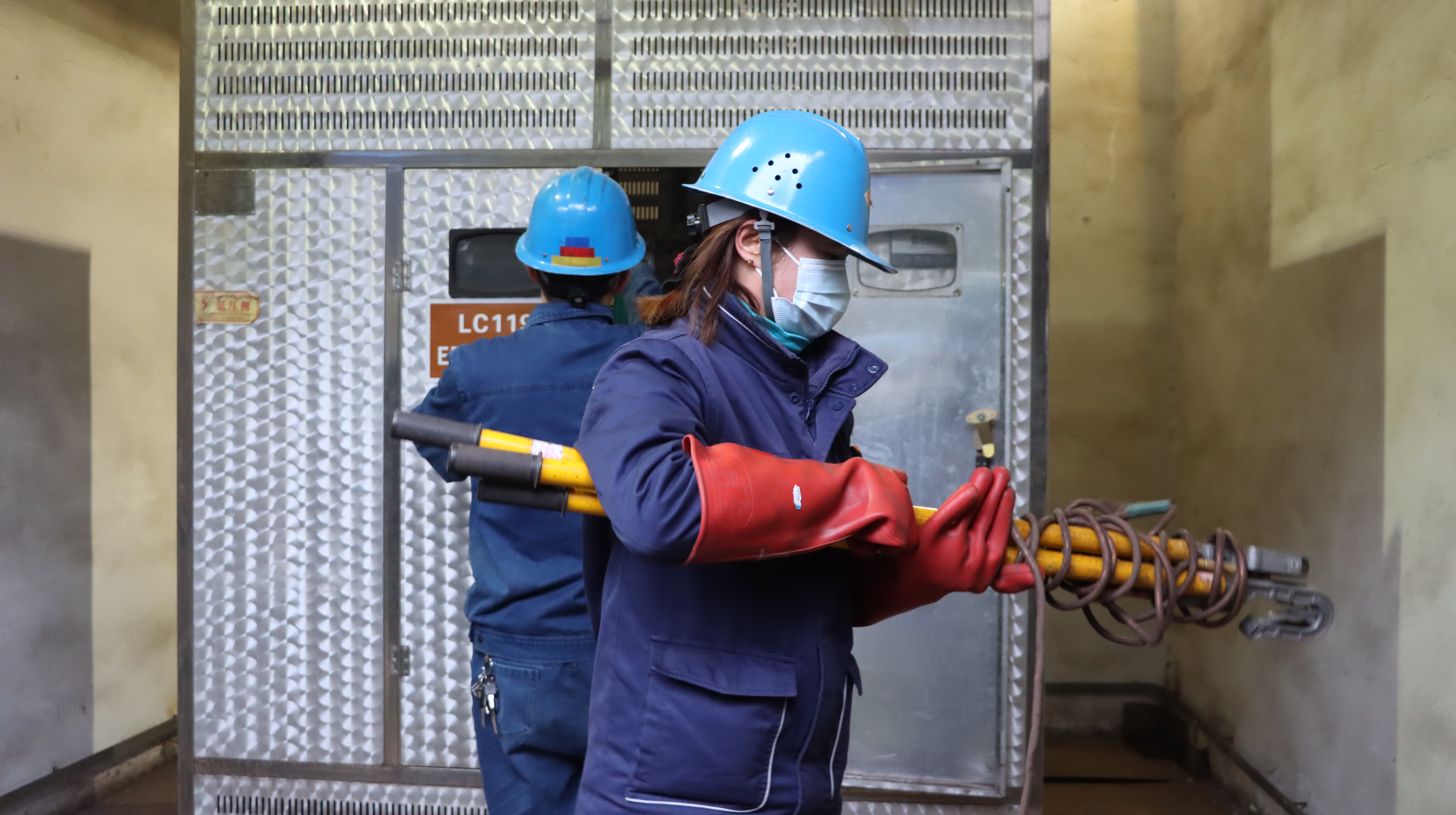 檢修掠影：寒風(fēng)冷雨中，有他們暖心守護(hù)