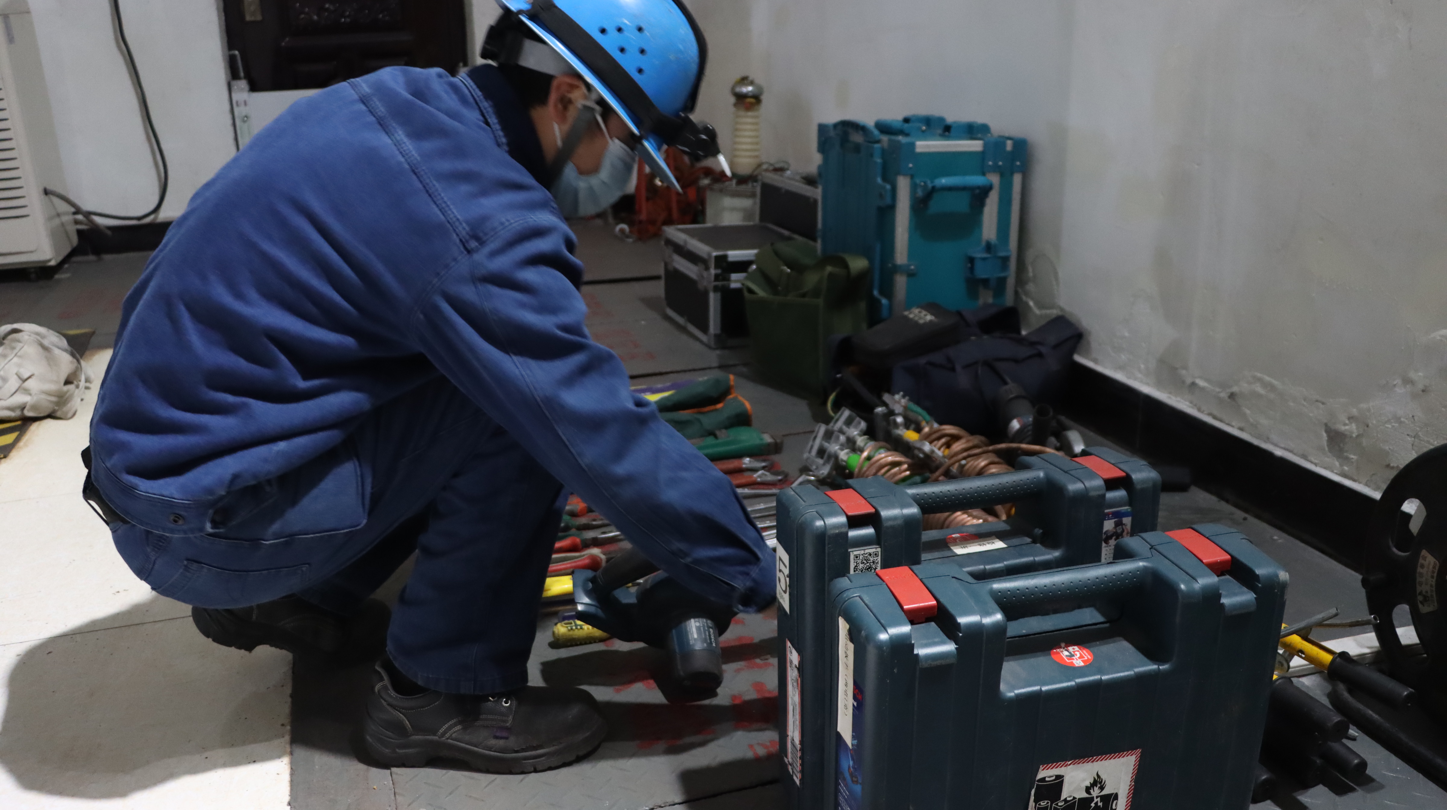 檢修掠影：寒風(fēng)冷雨中，有他們暖心守護(hù)