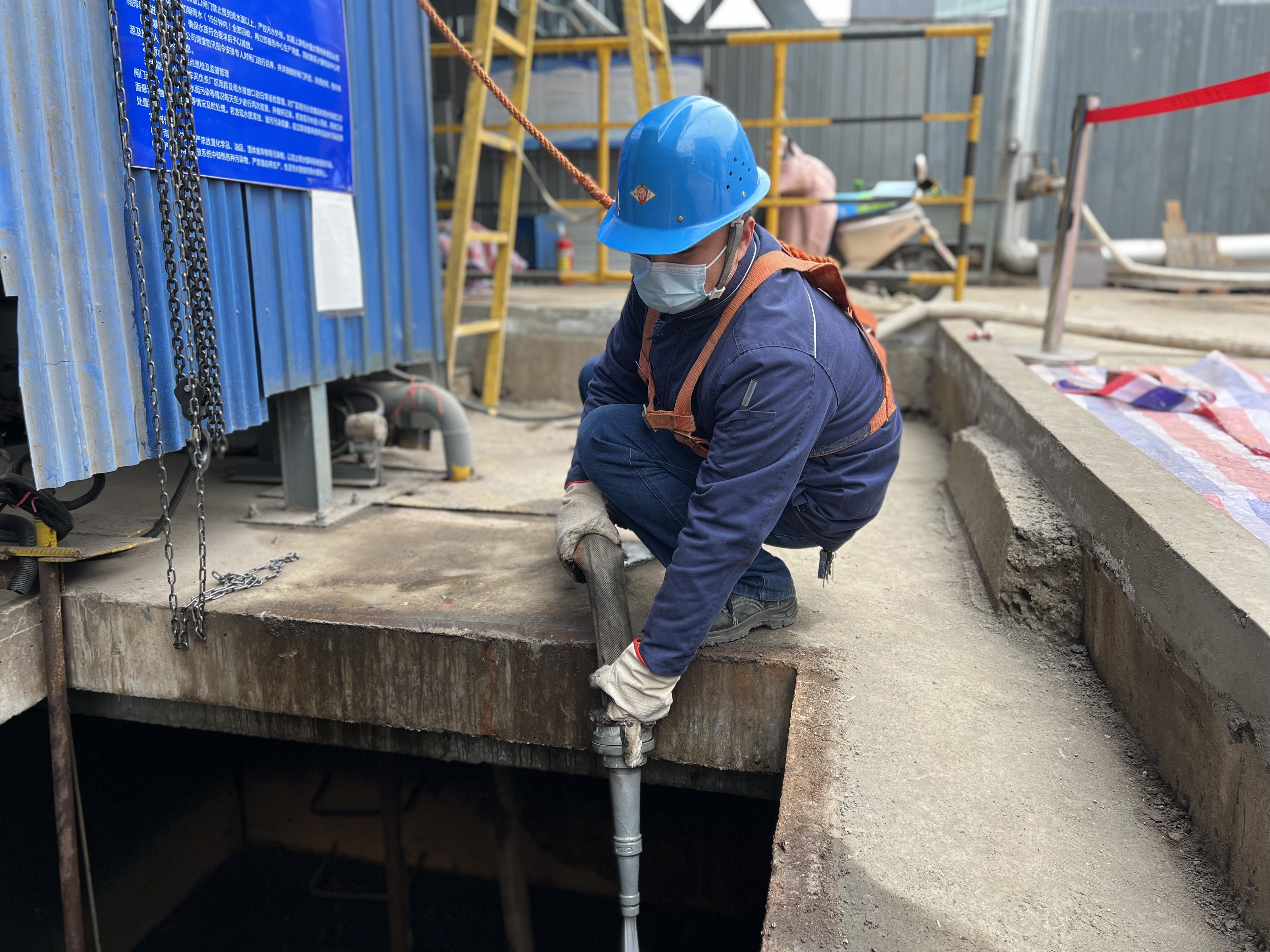 檢修掠影：寒風(fēng)冷雨中，有他們暖心守護(hù)