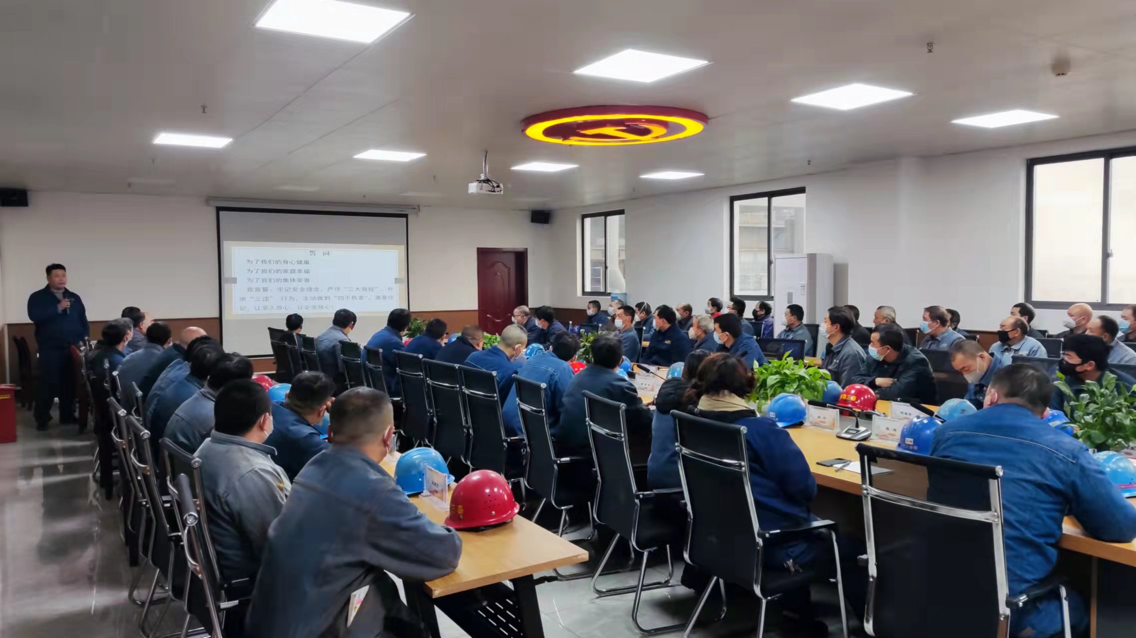 揮動“三板斧”，斬出安全平整路