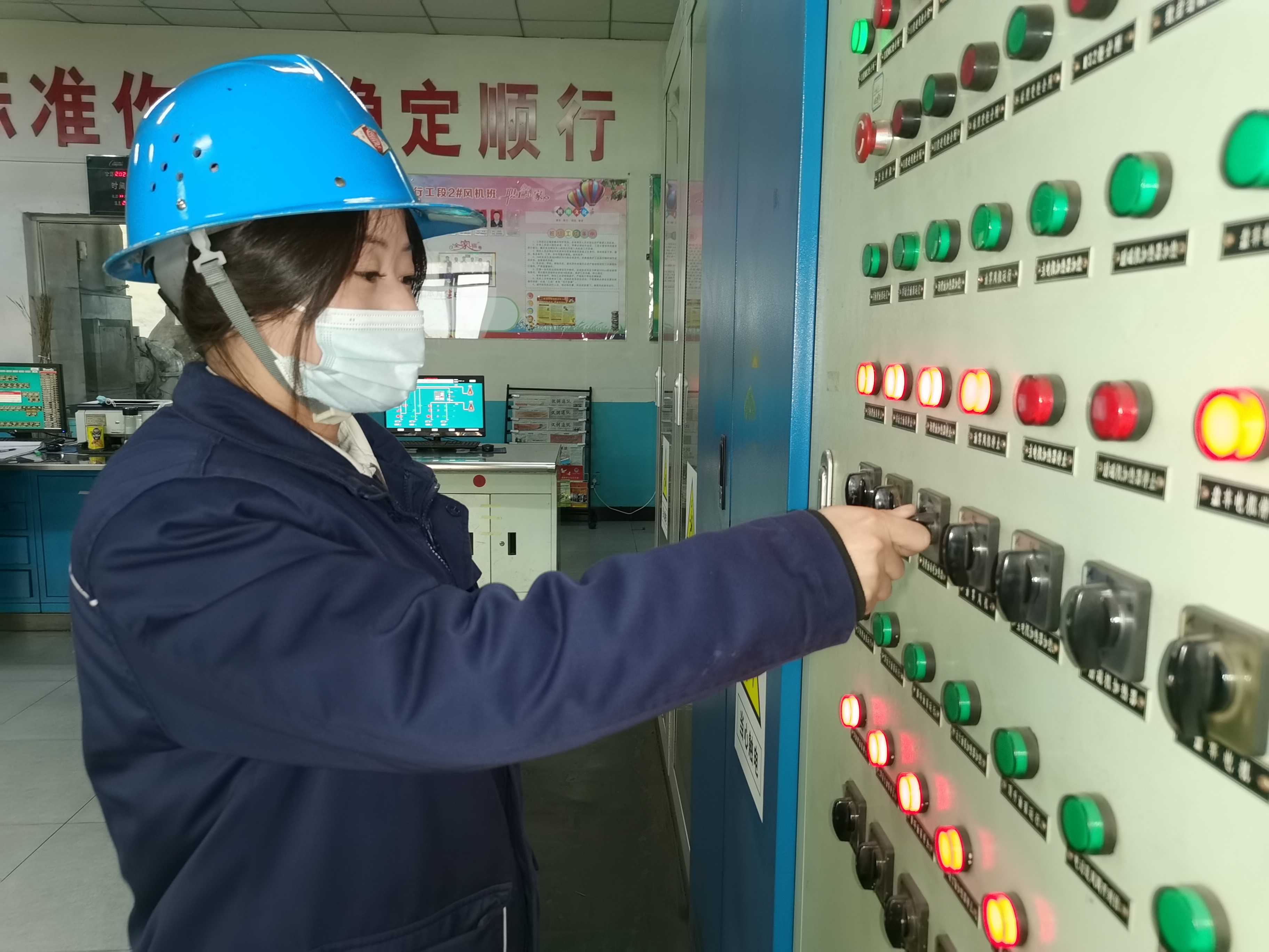 陜鋼女工，漢江河邊一抹嬌艷