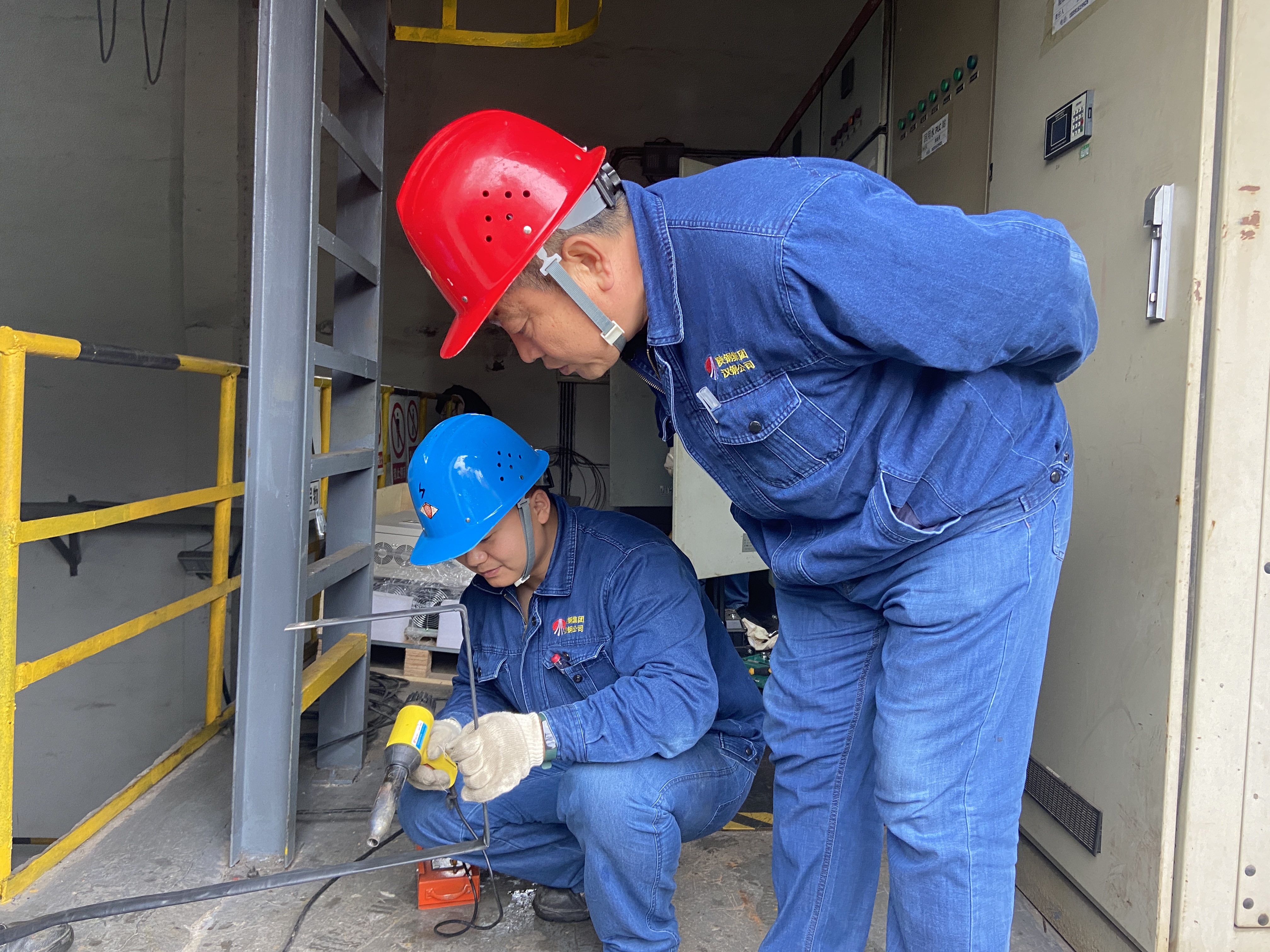 舉旗定向  勁吹“廉潔風(fēng)”