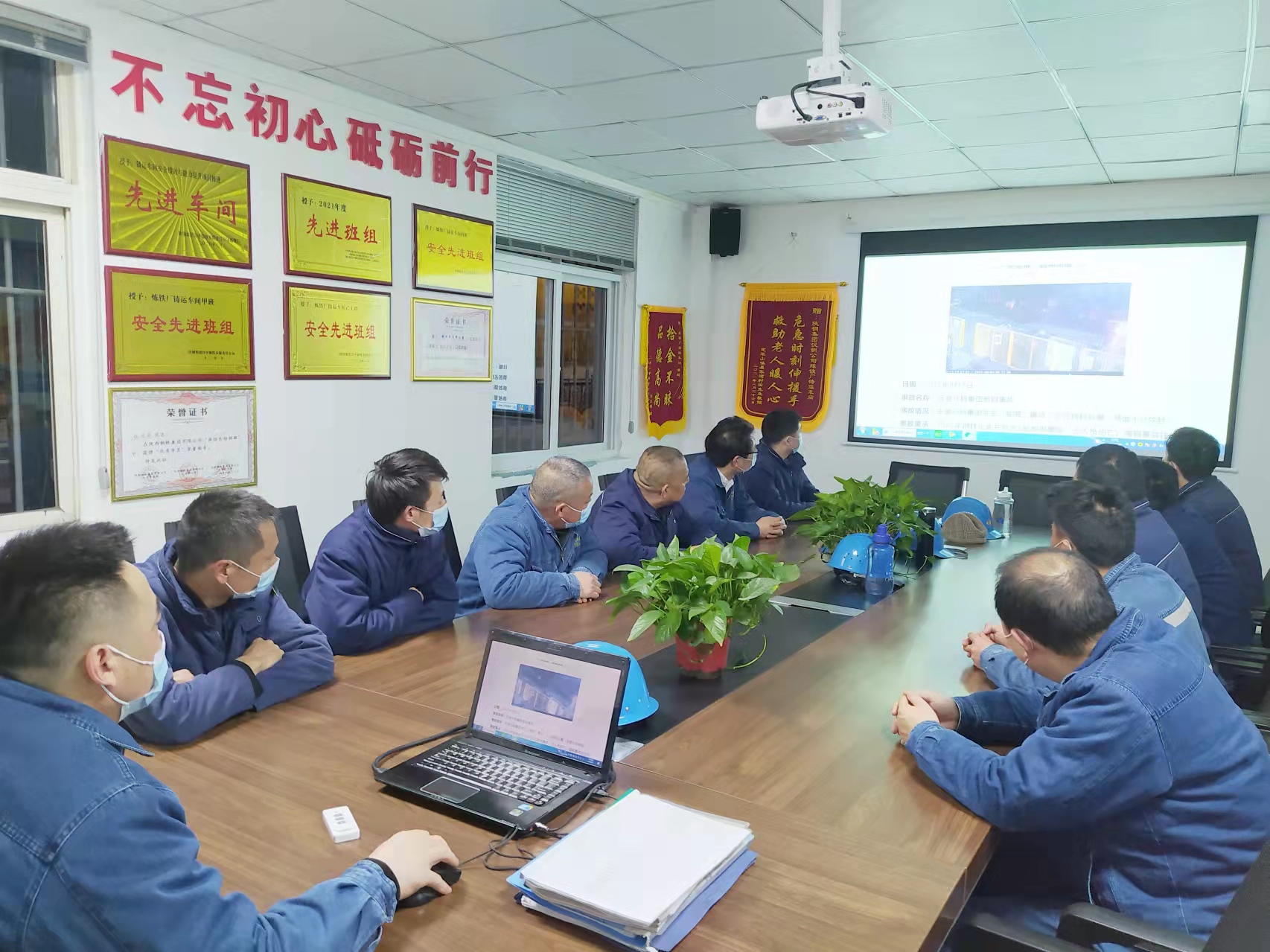 暖春之時(shí)，他們同繪最美“春耕圖”