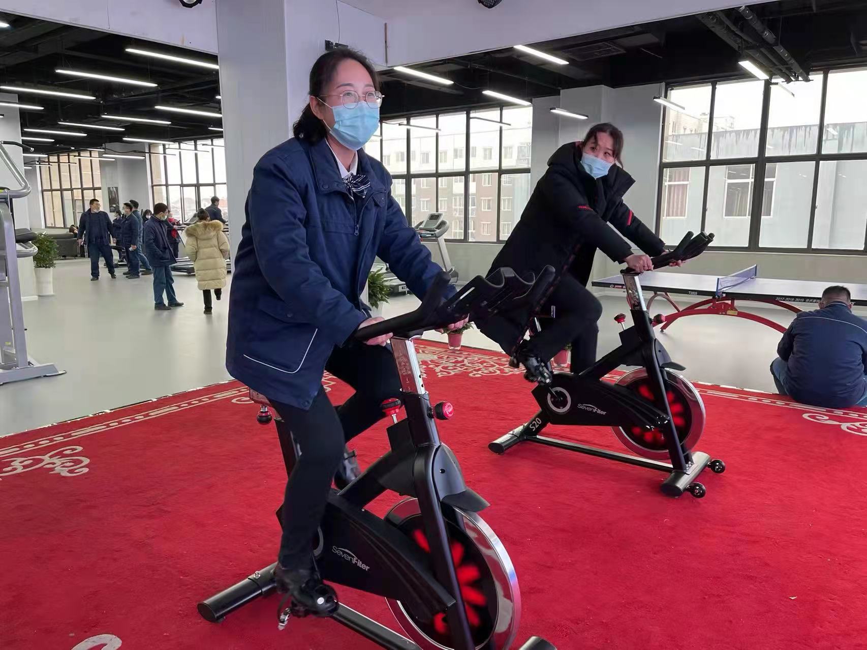 暖春之時(shí)，他們同繪最美“春耕圖”