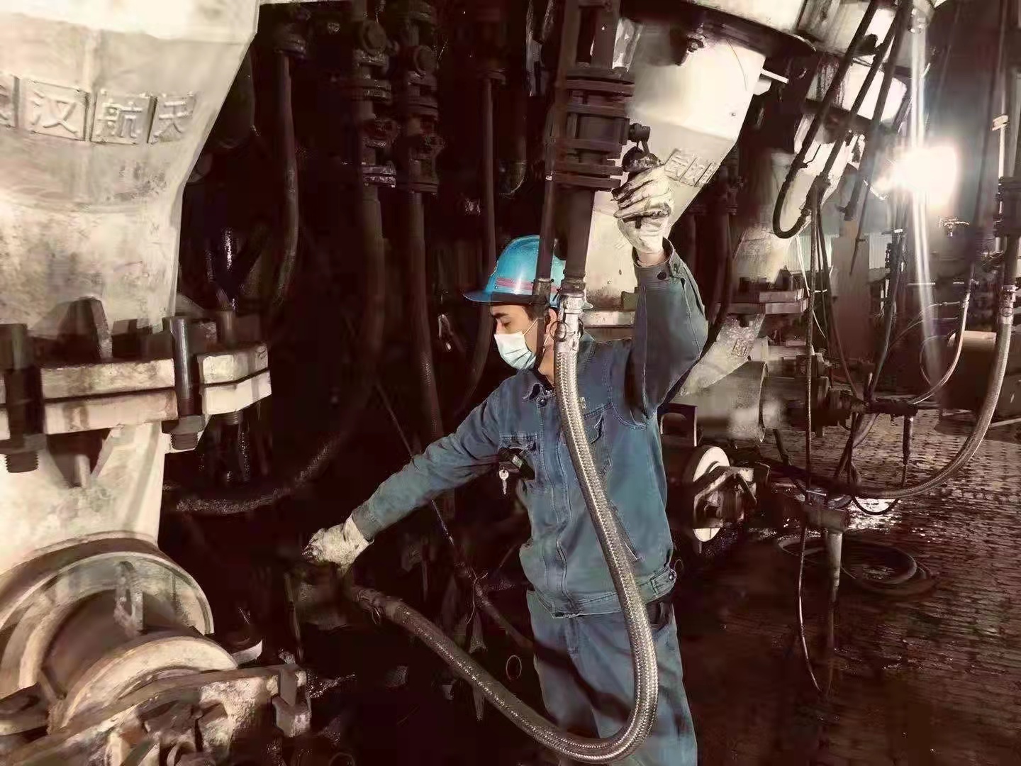 暖春之時(shí)，他們同繪最美“春耕圖”