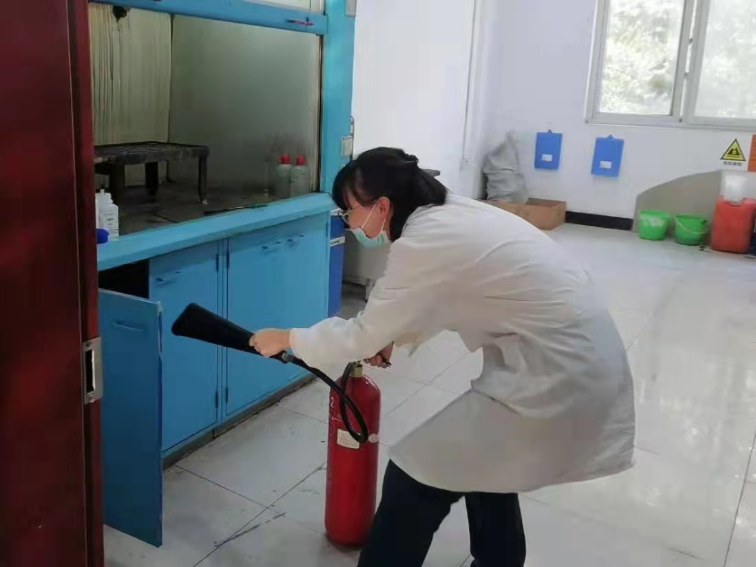 創(chuàng)青年文明  做檢驗(yàn)“尖兵”