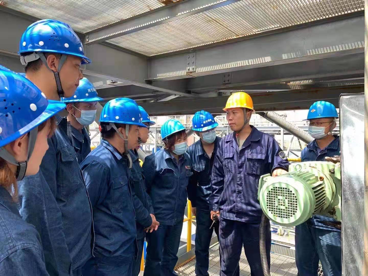 把學習室課堂培訓搬到作業(yè)現(xiàn)場