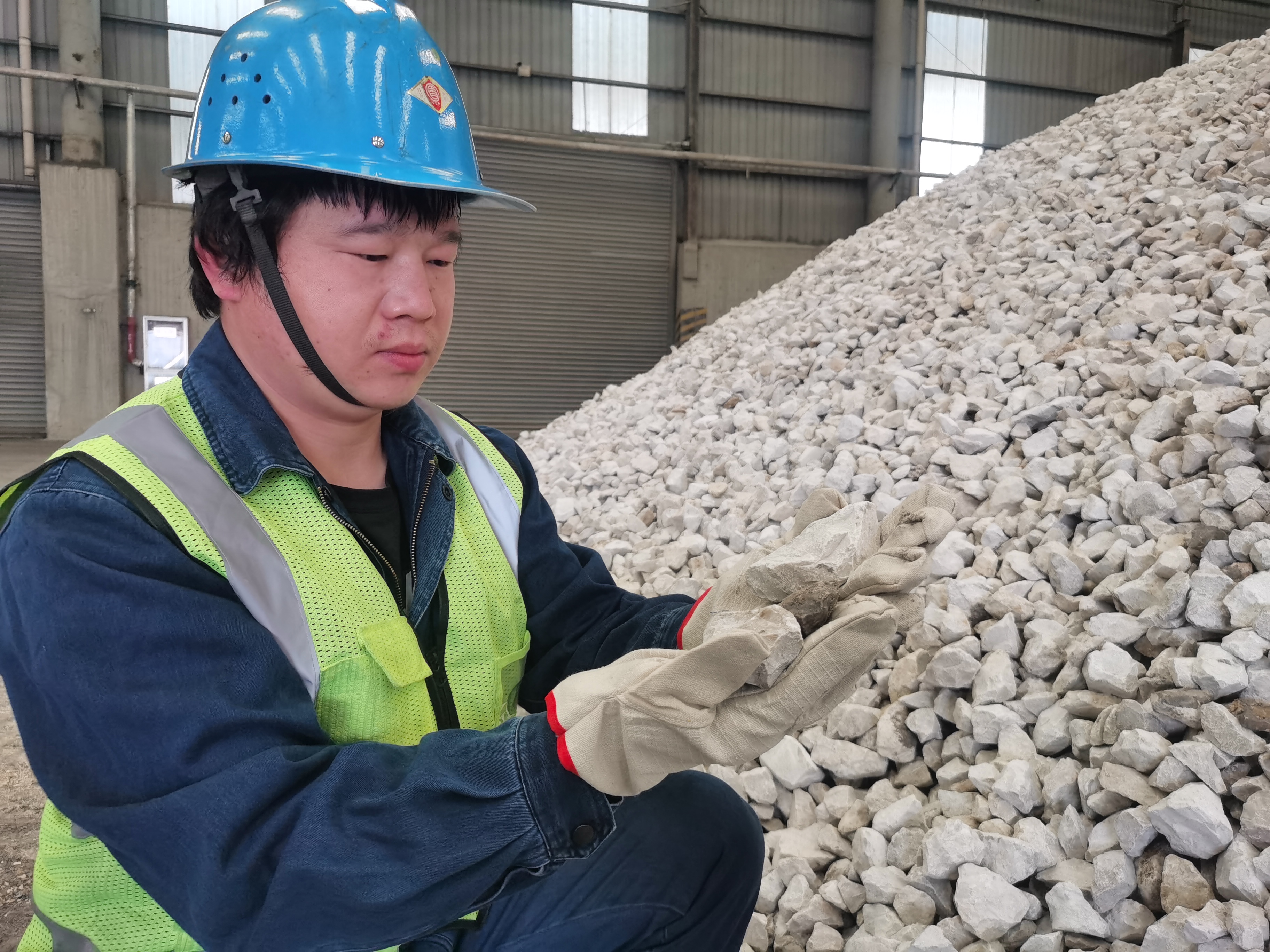 守好質(zhì)量關(guān)口，我們要向他一樣錙銖必較