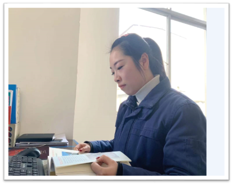 勤奮努力筆生花 巾幗逐夢綻芳華——記陜鋼集團2020-2021年度“書香明星”張敏