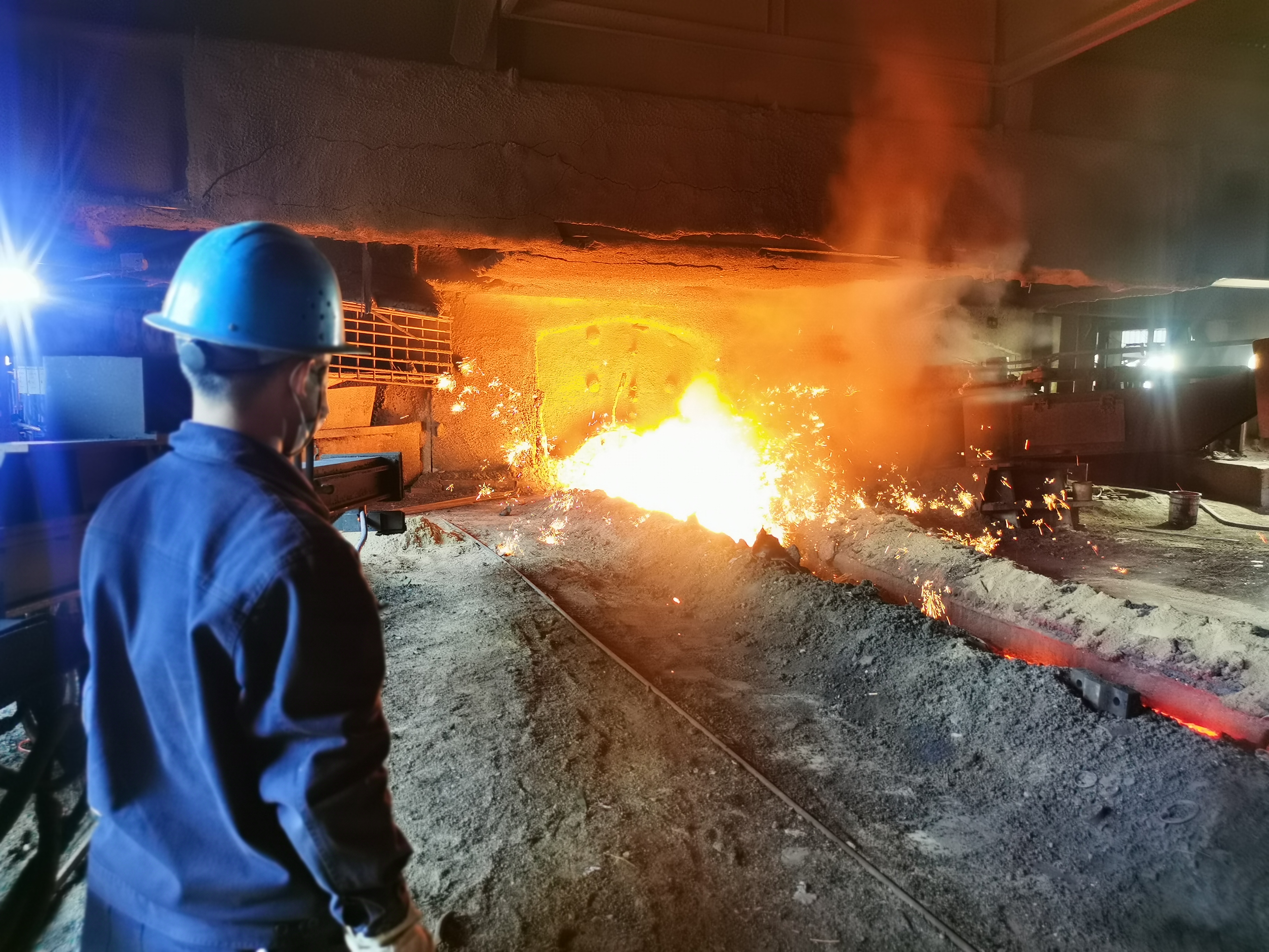 走在奮斗的春光里 ——煉鐵廠攻堅奮戰(zhàn)見聞