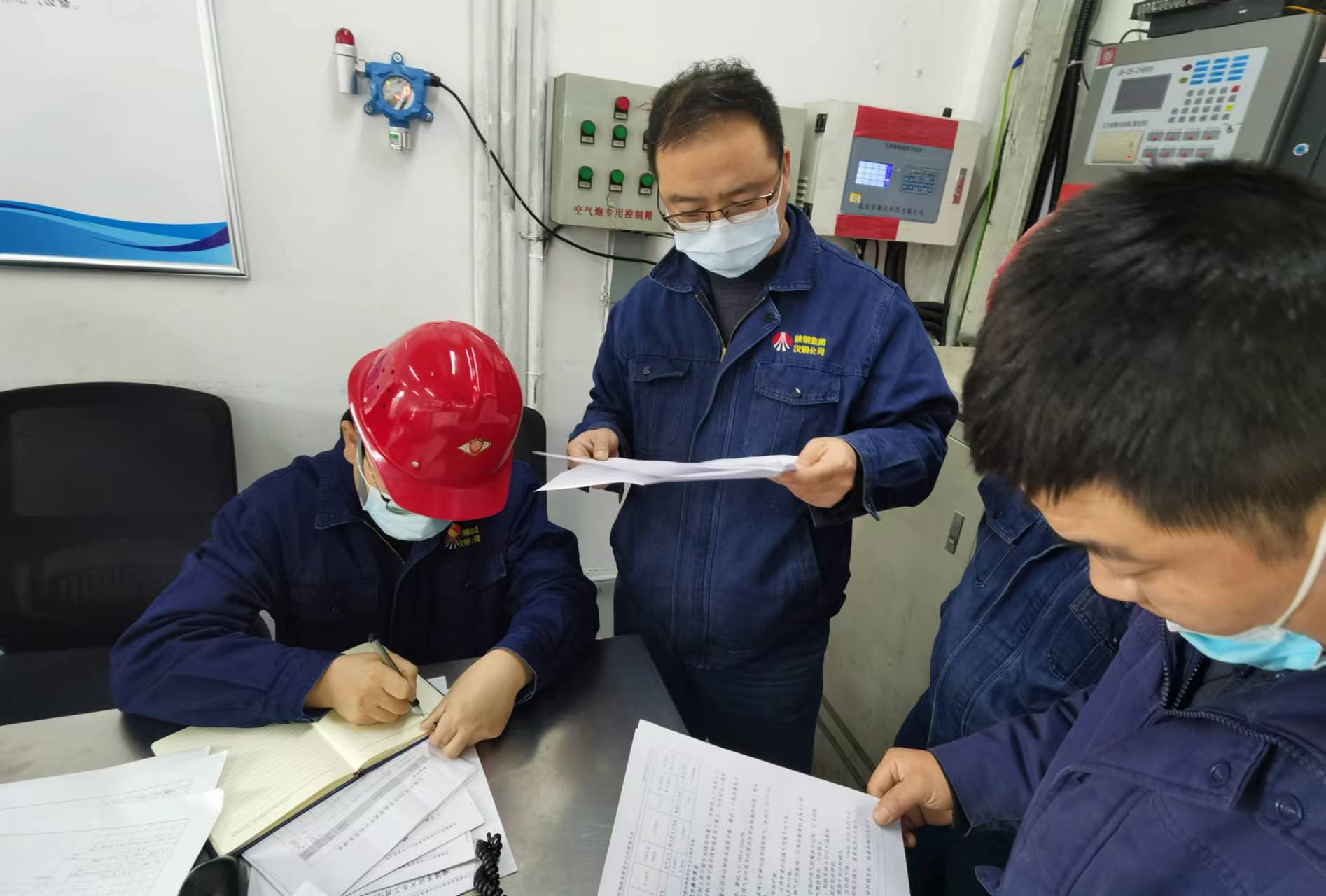 持“低碳”之筆，繪綠色發(fā)展鮮明底色