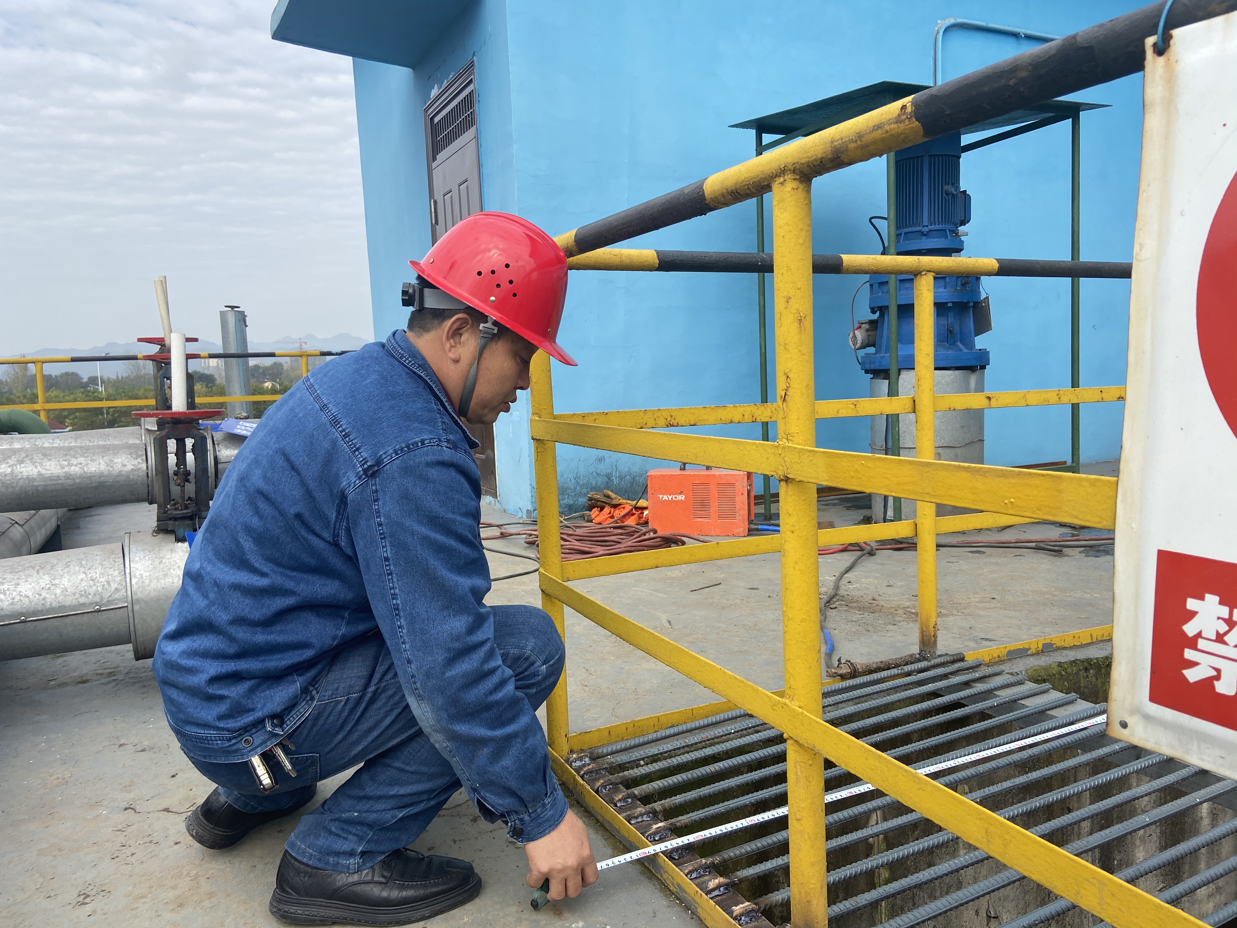 持“低碳”之筆，繪綠色發(fā)展鮮明底色