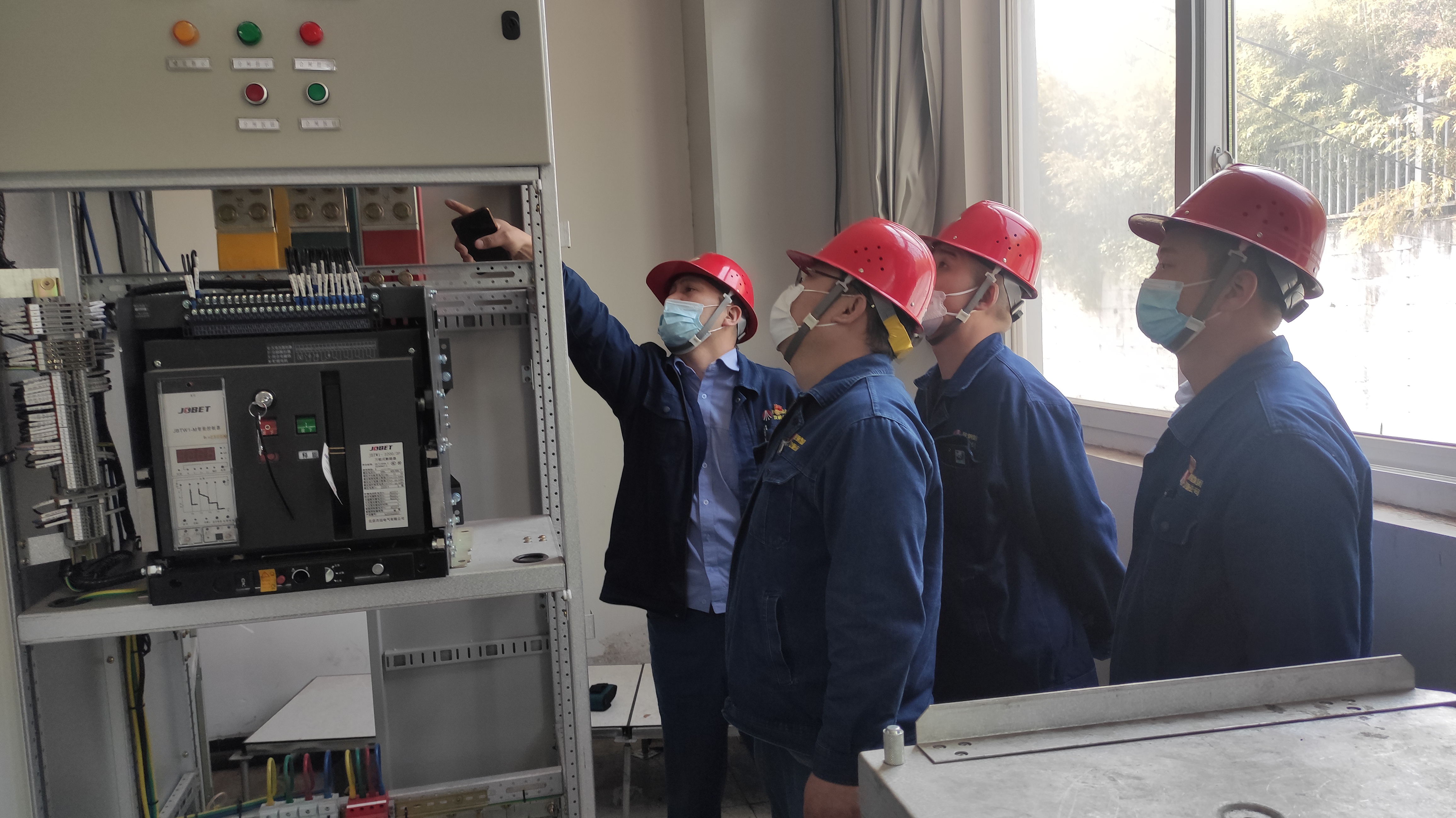 多點突破 擰緊作風建設“螺絲扣”