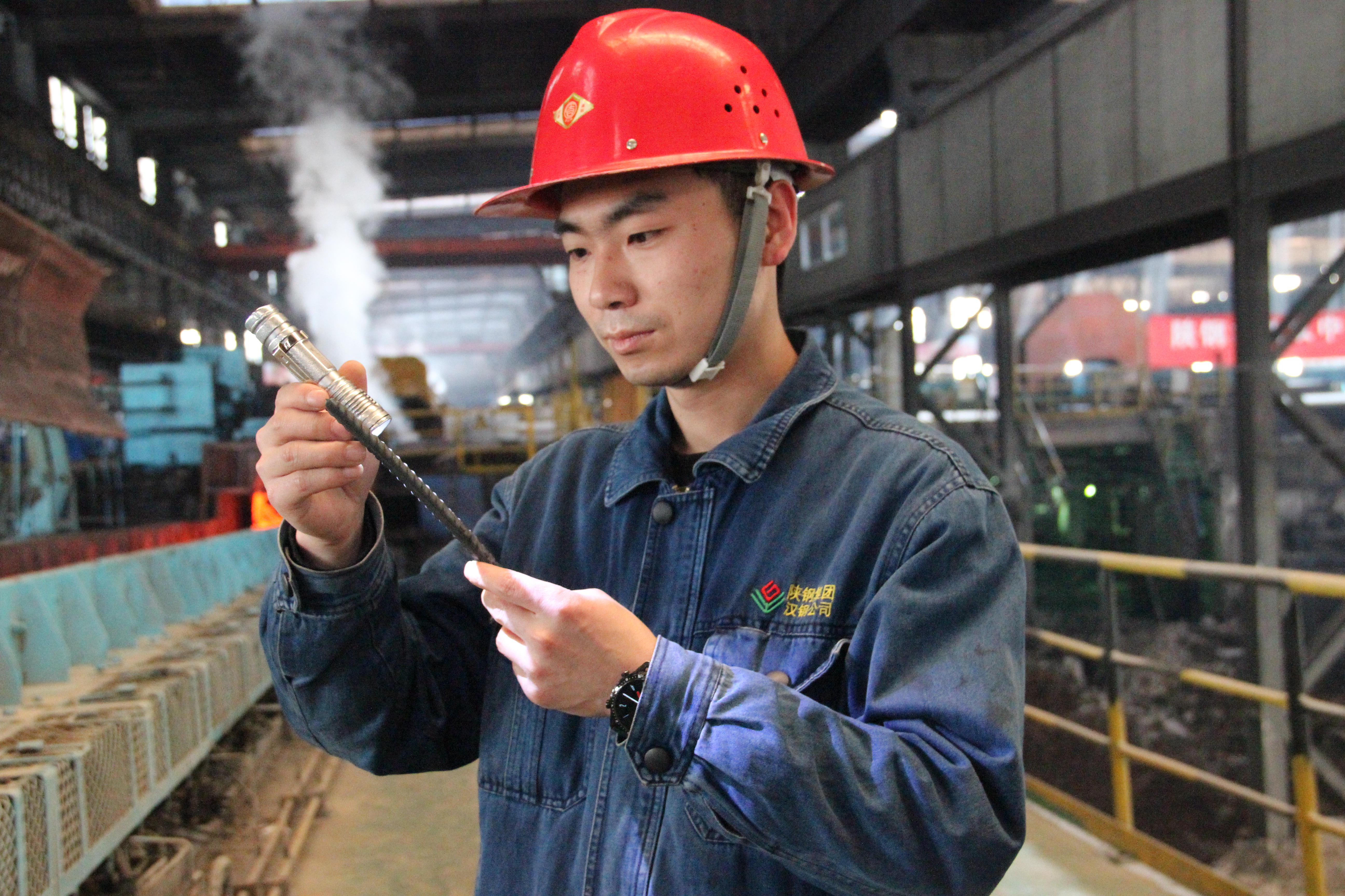 扎根軋線，砥礪前行  譜寫青春最美華章——記陜鋼集團(tuán)2019-2020年度“勞動(dòng)模范”張寧