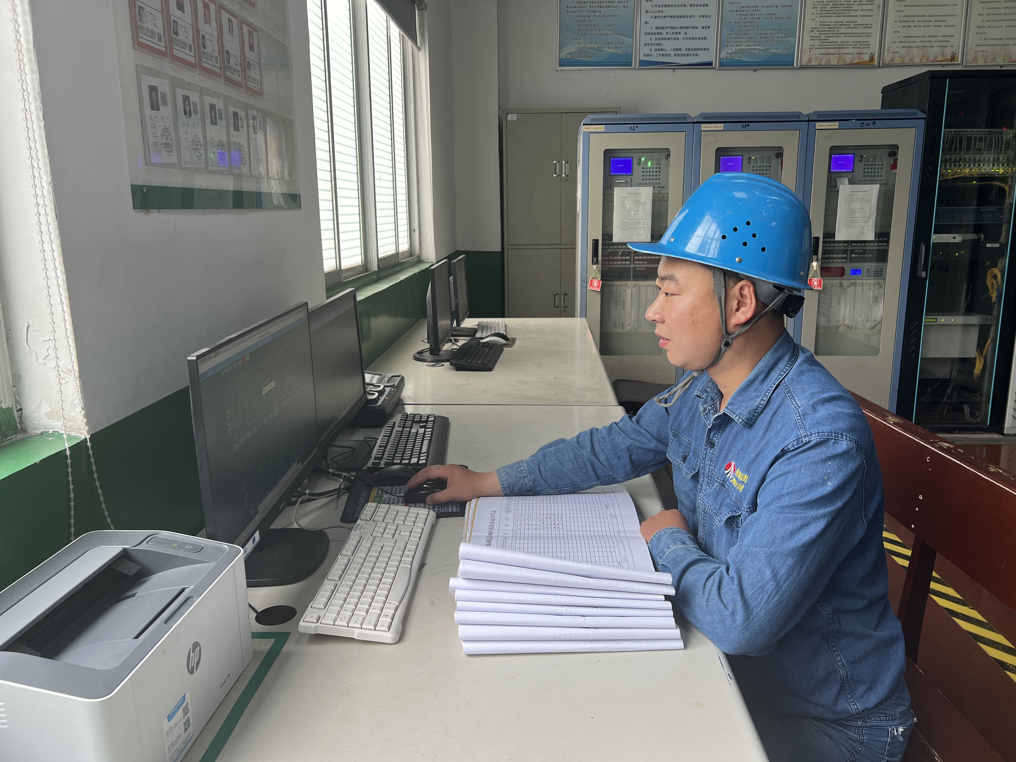 潛心專研搞技術(shù) 工匠精神照亮奮斗之路  --- 2021-2022年度漢中市青年崗位能手陳安杰