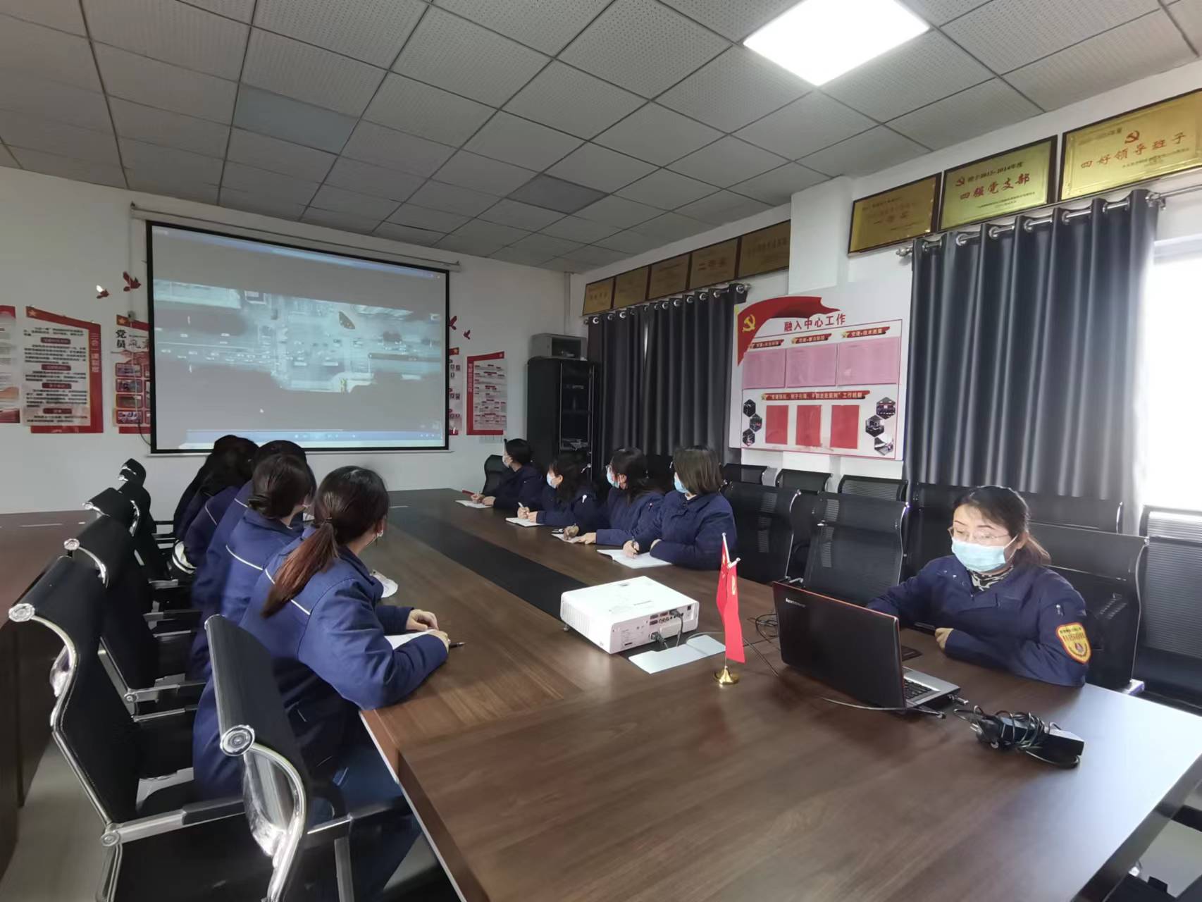 以如臨如履的高度責任感，全面構筑起安全生產“金三角”