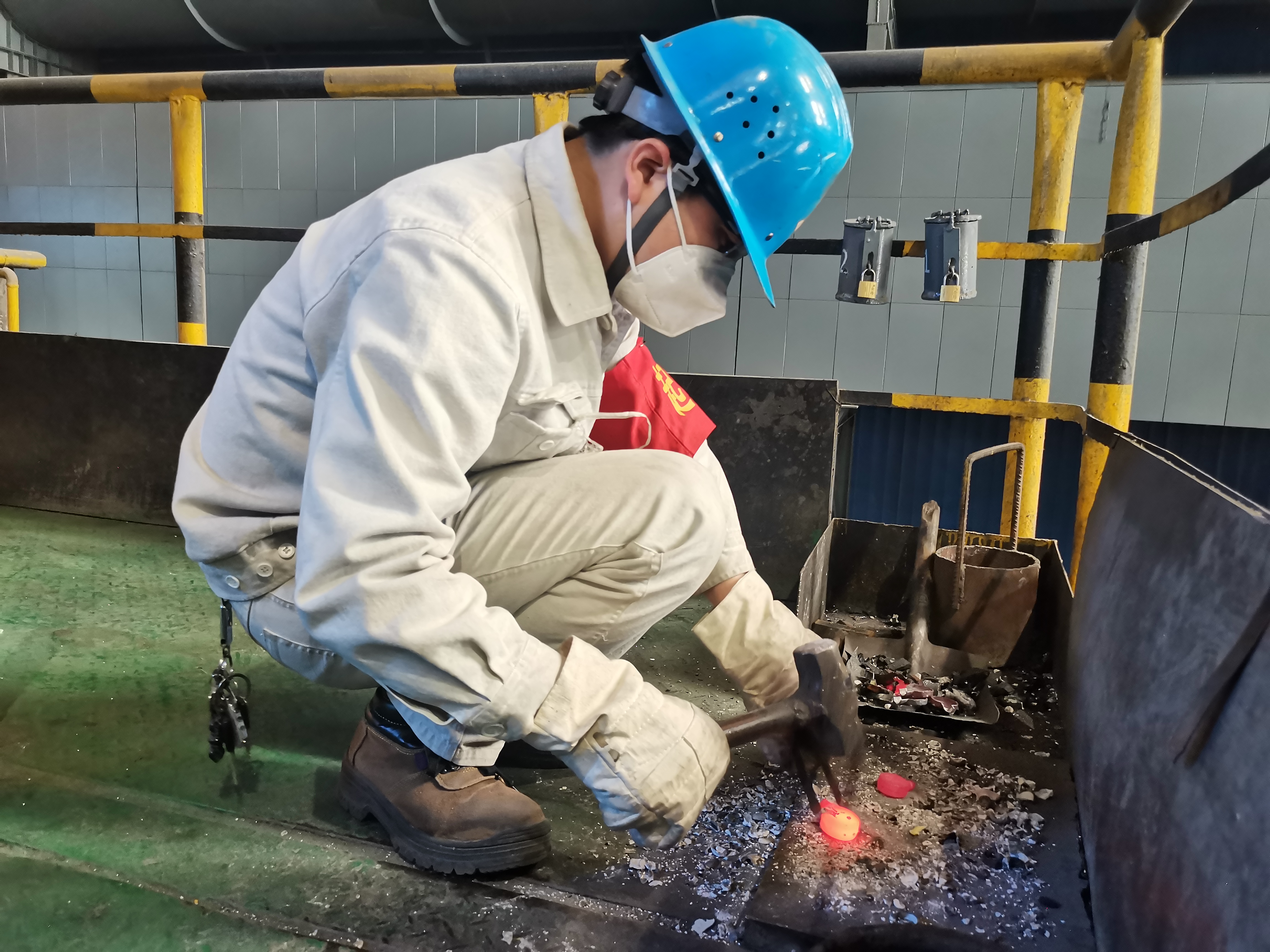 節(jié)日風(fēng)景看過(guò)來(lái)，崗位堅(jiān)守你最美