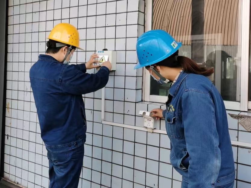 “點(diǎn)、線、面”結(jié)合，扎實(shí)推進(jìn)防暑降溫工作