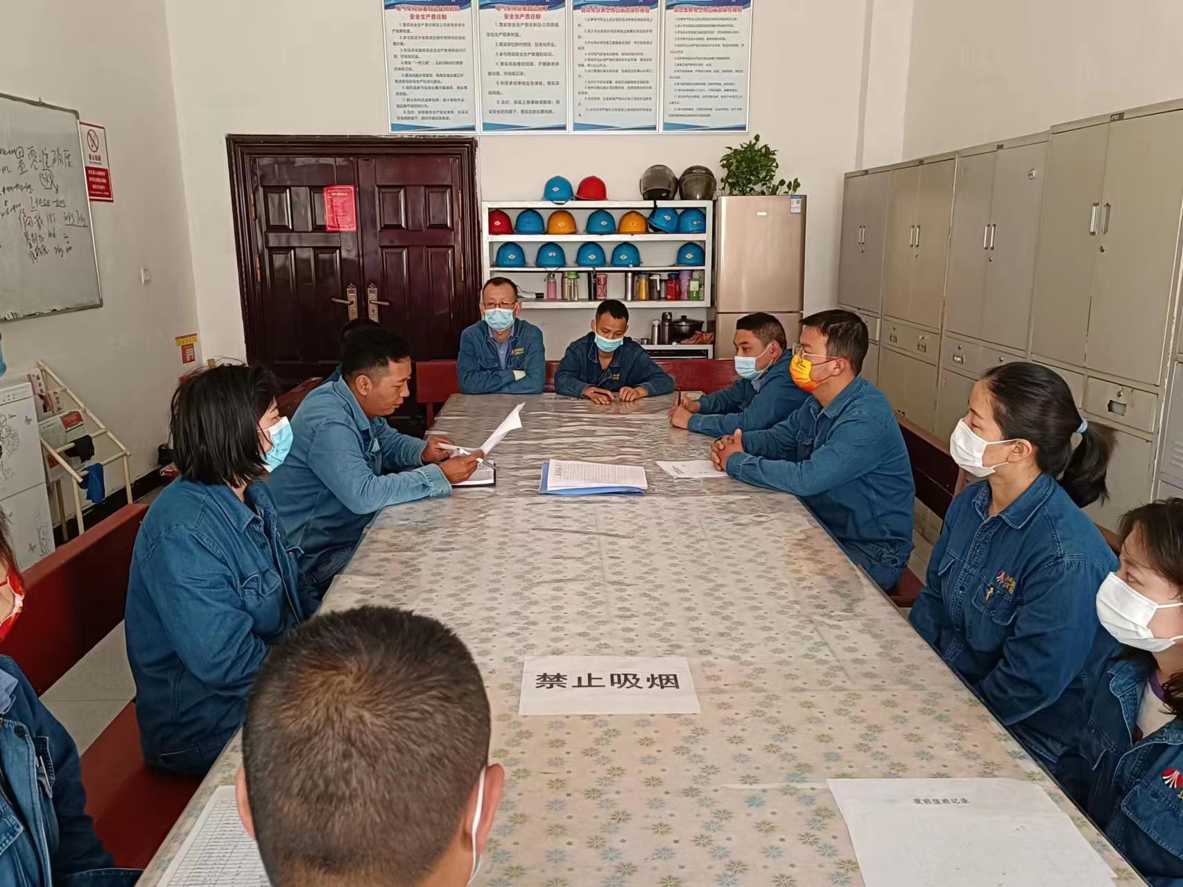 文明出行，從不闖“紅燈”開始