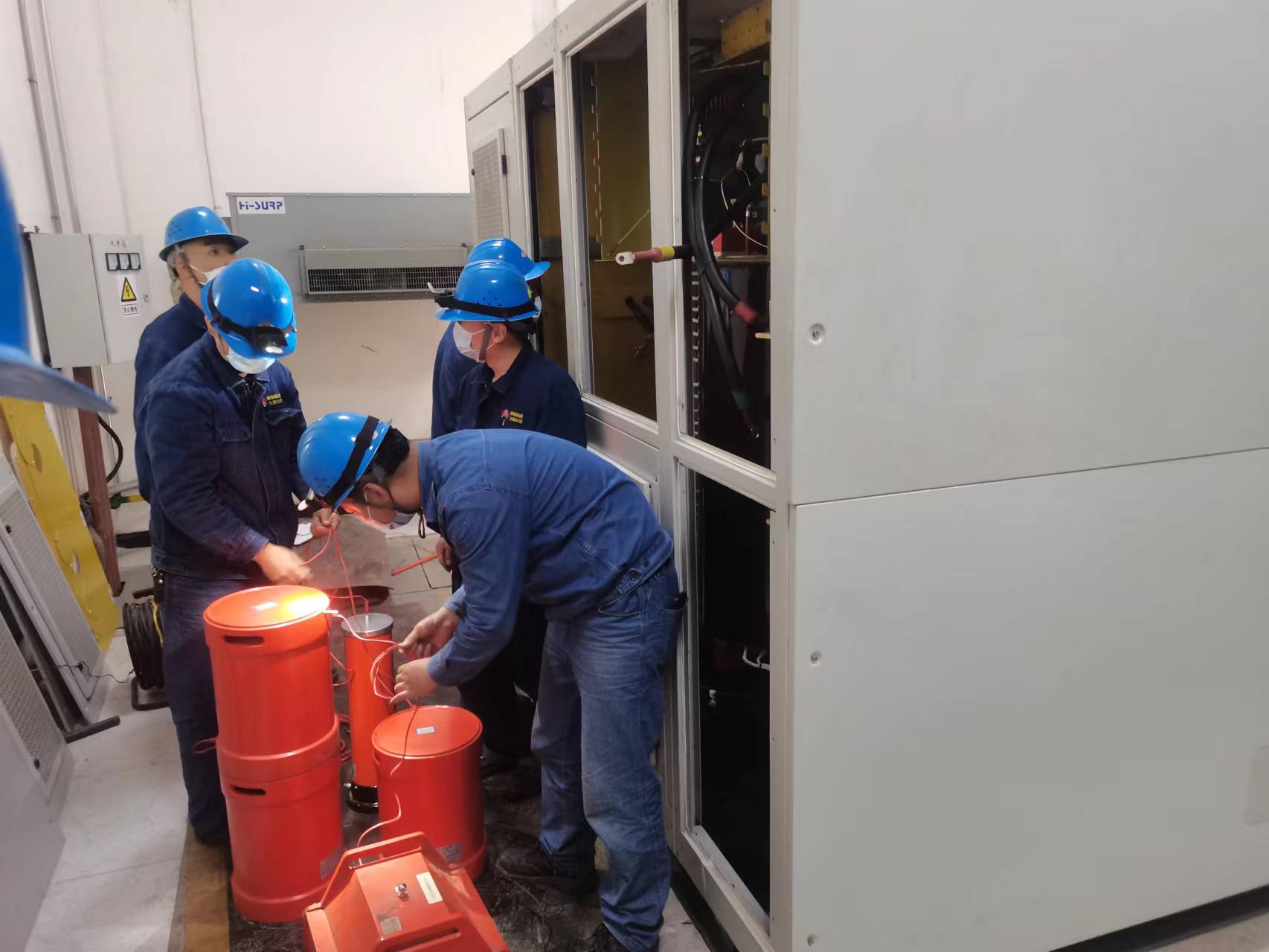 只見你的背影，不見你的面龐