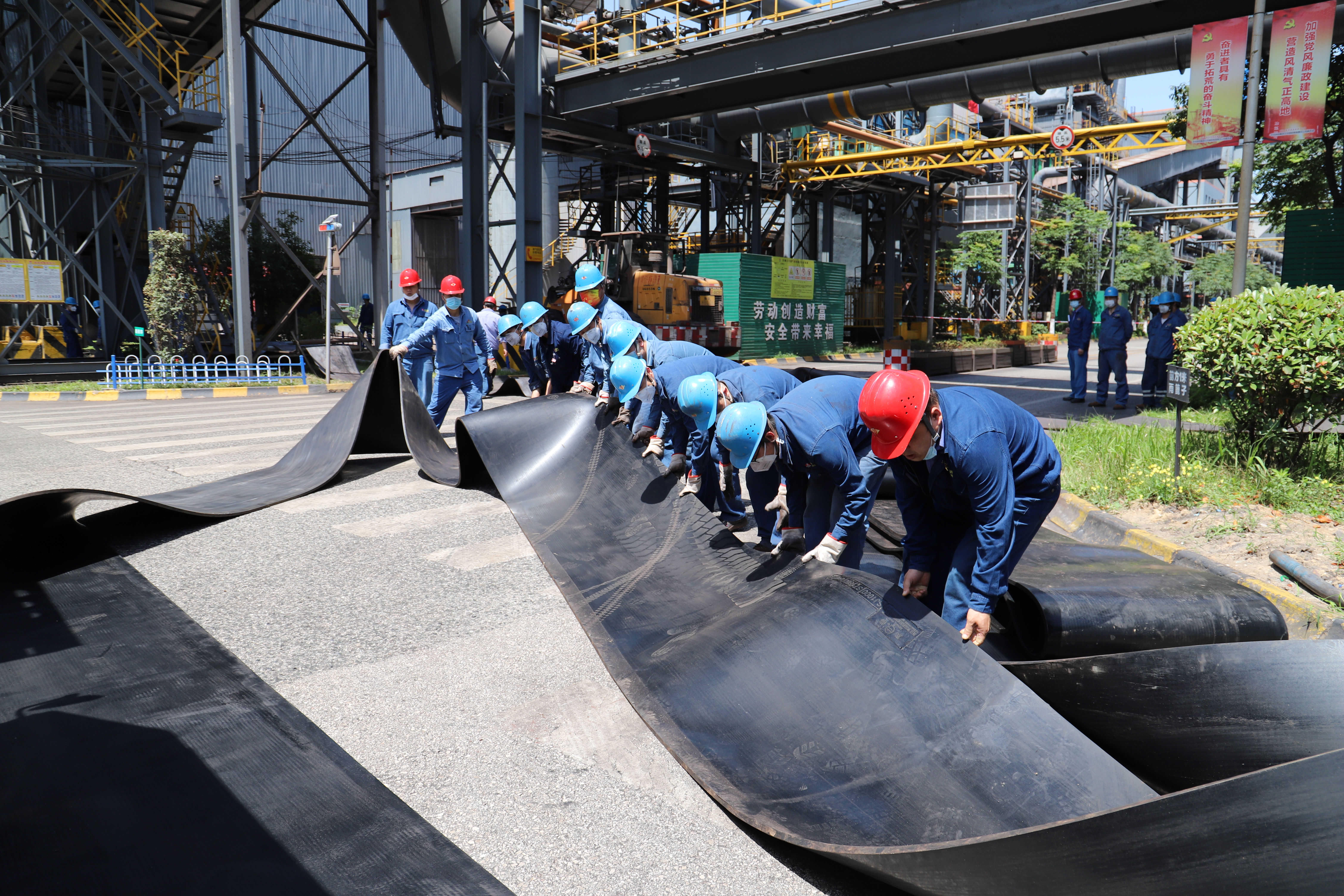 奏響檢修的“鐵＋火”之歌