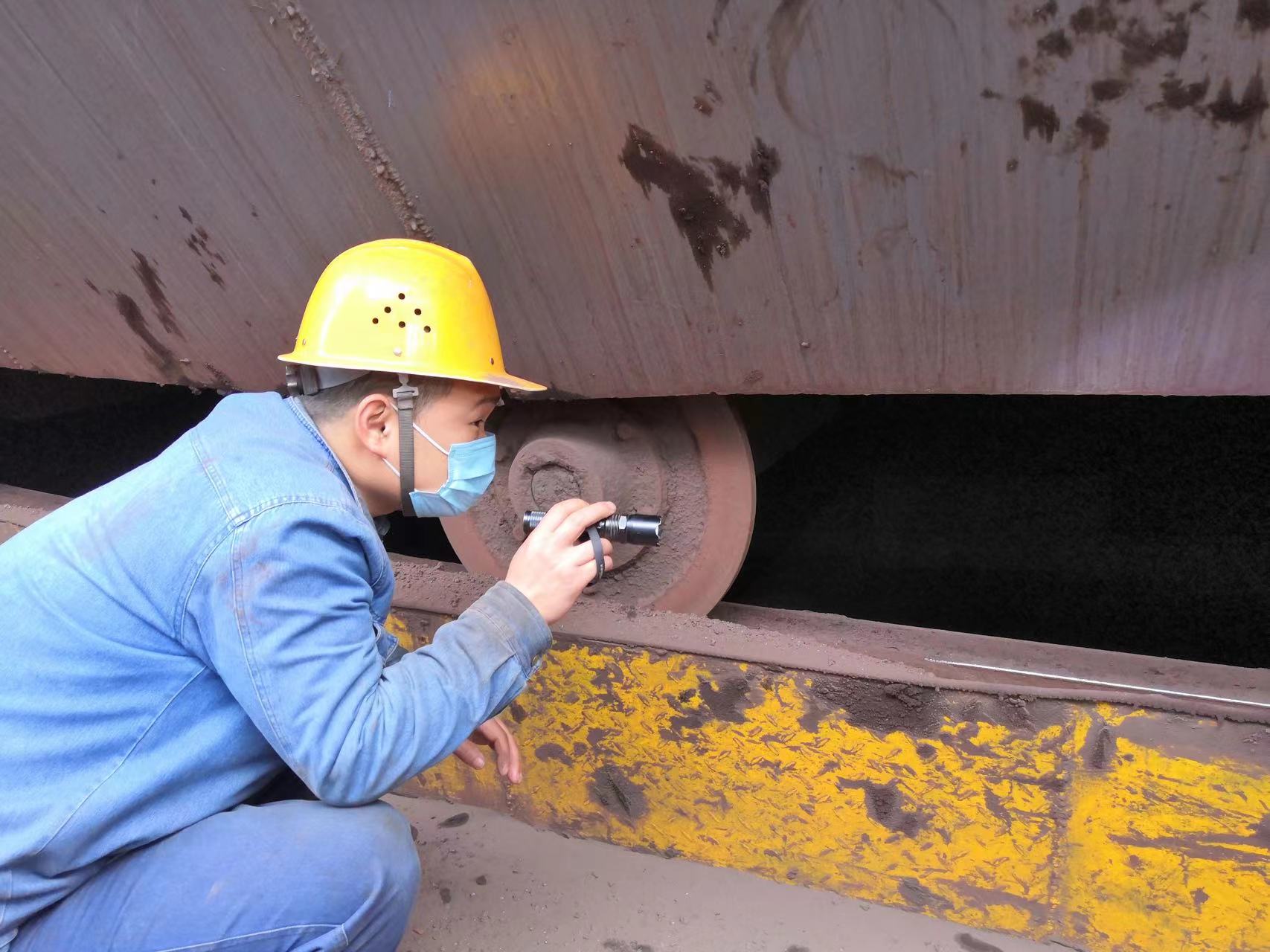 以奮斗之勢展最美之姿