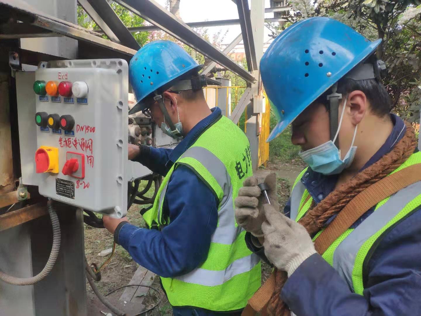 檢修，鏡頭下的別樣高“烤”