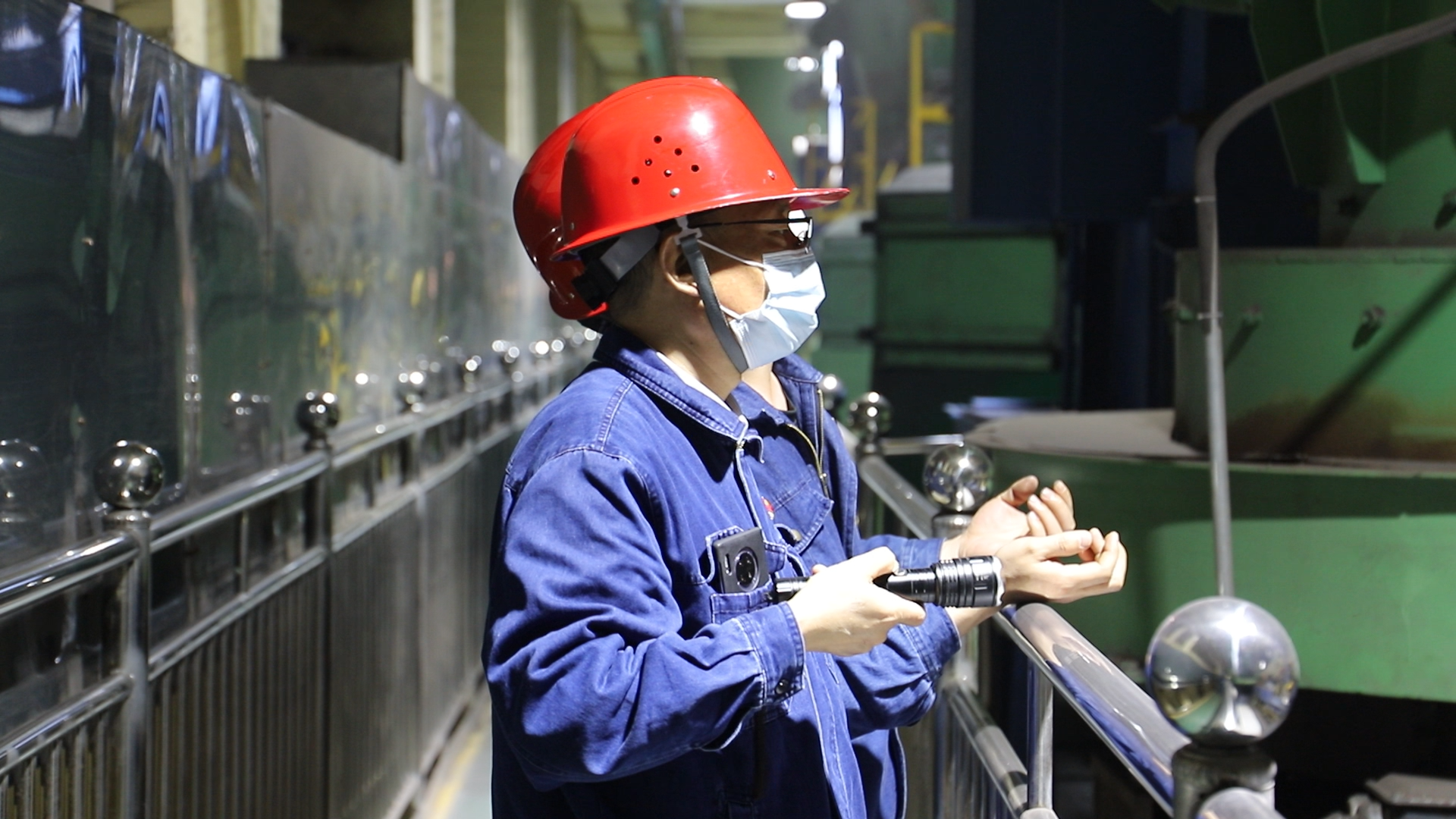 不忘初心 踏浪前行 勇當(dāng)改革創(chuàng)新路上的“急先鋒”——漢鋼公司黨委委員、燒結(jié)廠黨委書記、廠長(zhǎng) 韋勝利