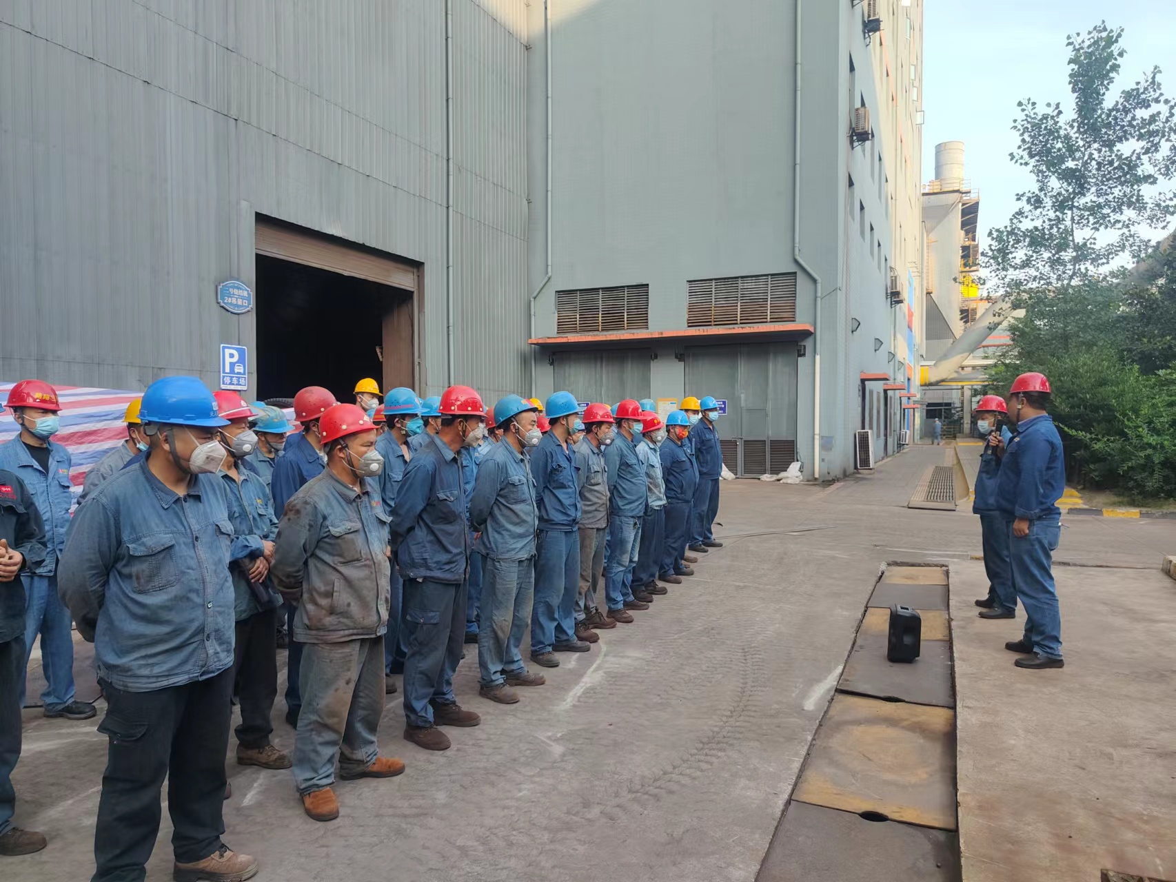 “紅色風(fēng)采”在檢修一線彰顯