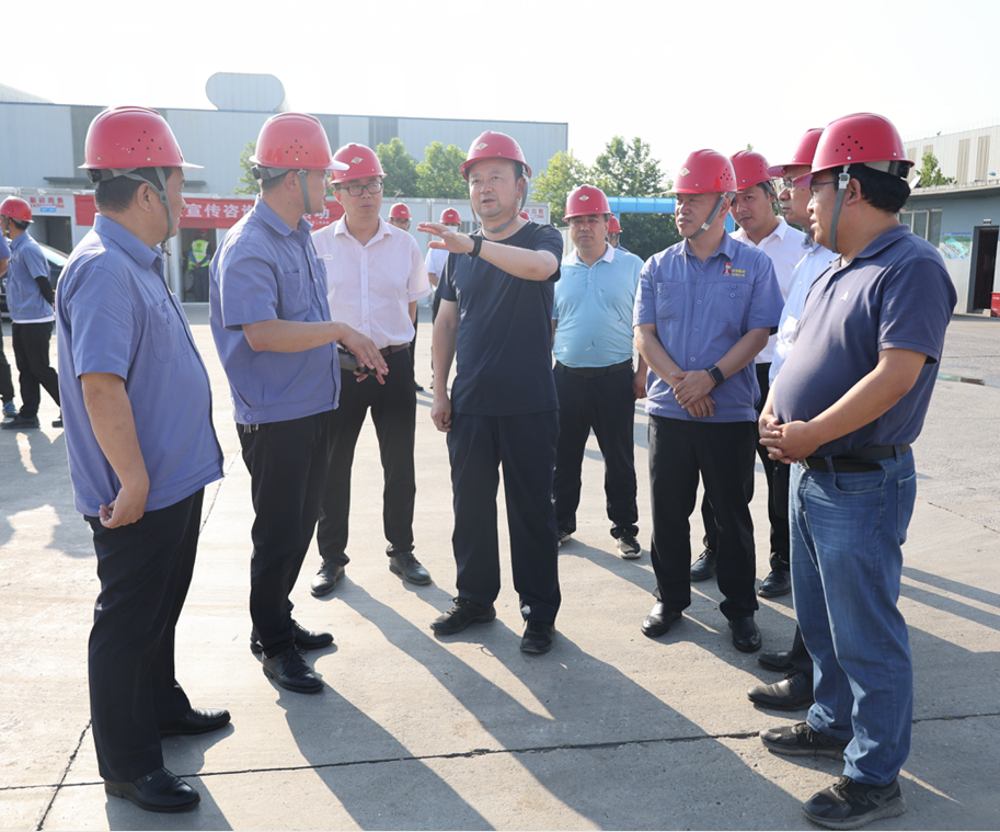 市縣領(lǐng)導(dǎo)到公司督導(dǎo)調(diào)研中厚板項(xiàng)目建設(shè)