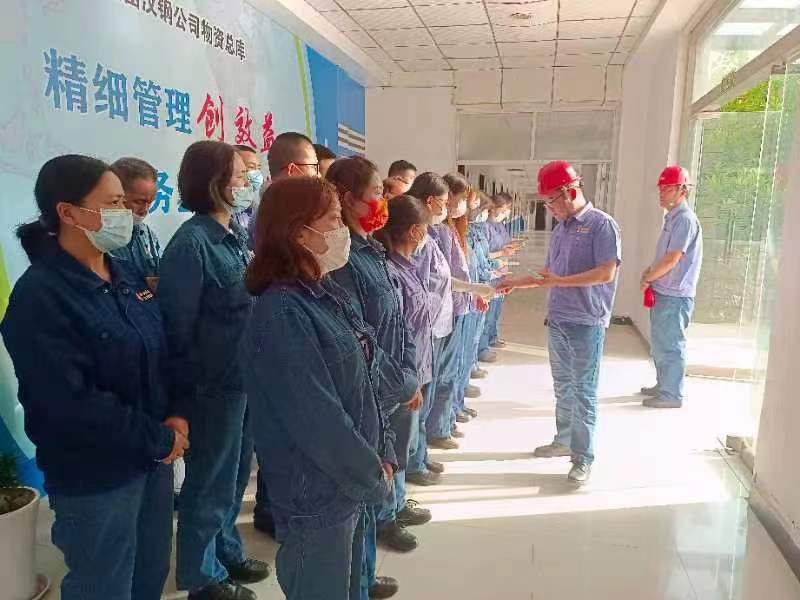 咬定目標(biāo)不放松，凝心聚力謀發(fā)展