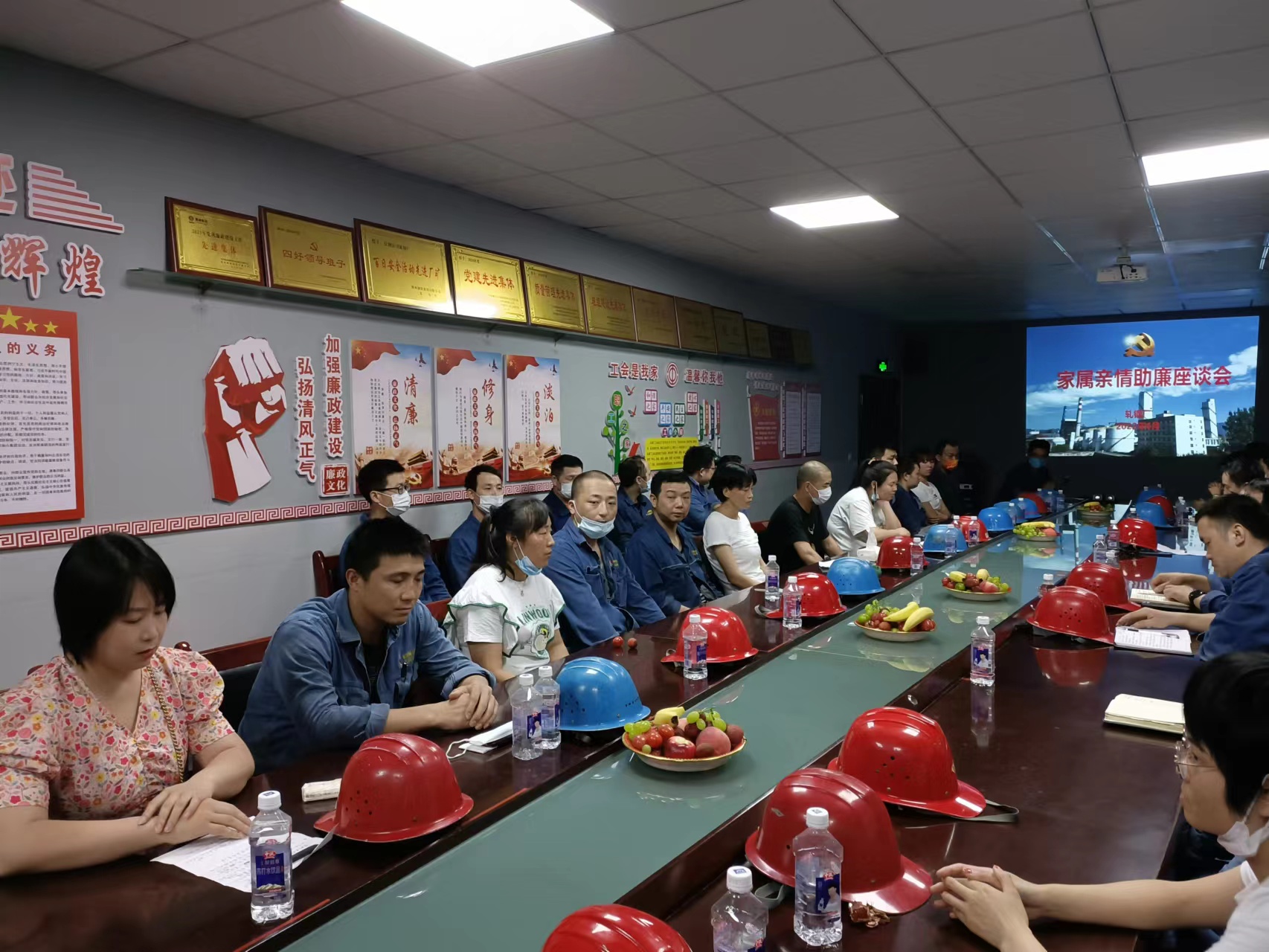 “蓮”花常開(kāi)送清風(fēng)  嚴(yán)字筑根譜新篇