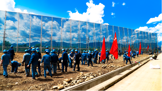 讓黨旗高高飄揚(yáng)在生產(chǎn)一線