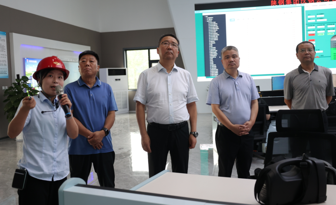 陜西開放大學(xué)校長(zhǎng)龍治剛一行到公司調(diào)研并巡視陜鋼集團(tuán)“勞模、先進(jìn)”專班期末考試