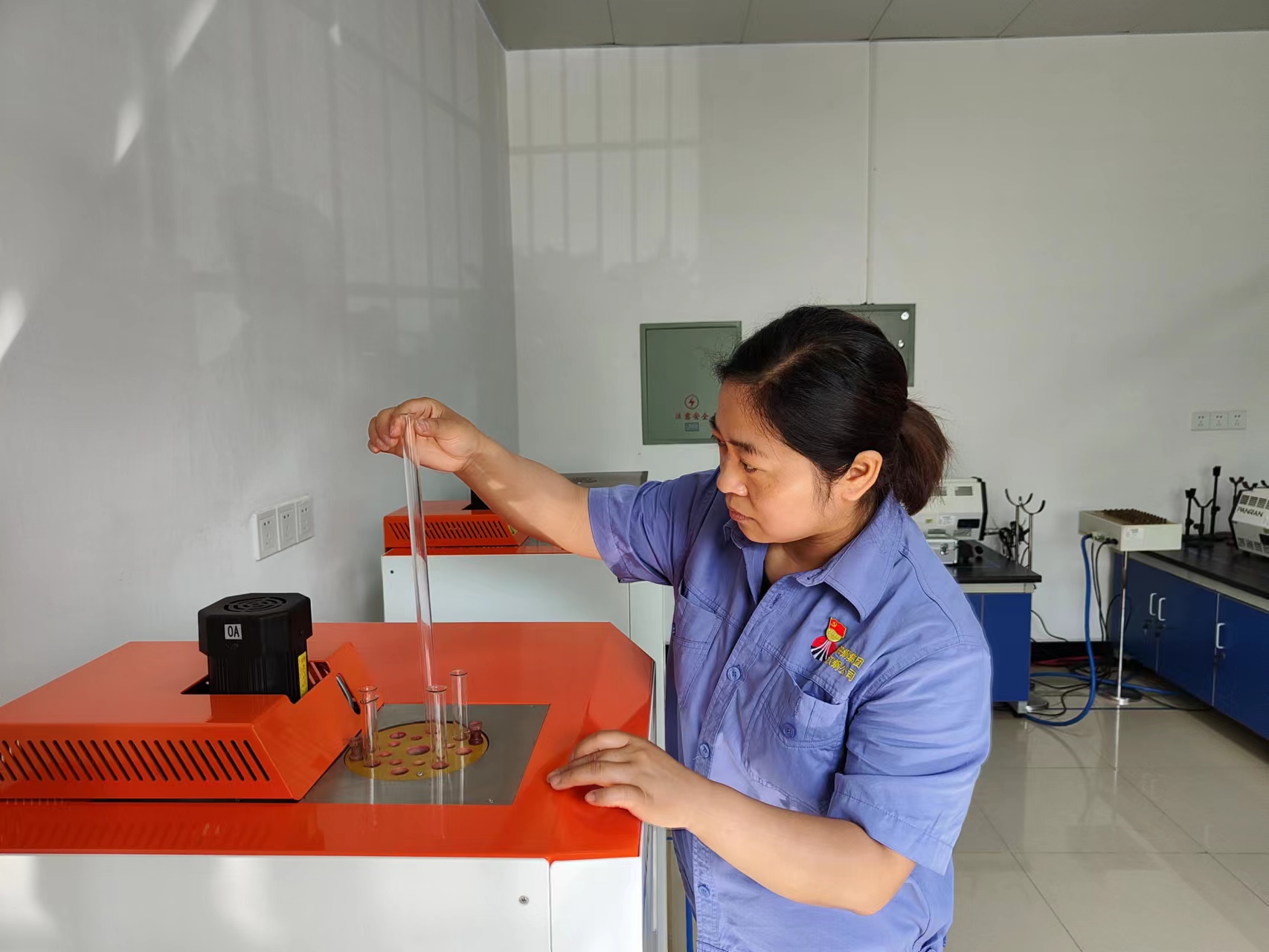 恪盡職守 展現(xiàn)黨員之風(fēng)采